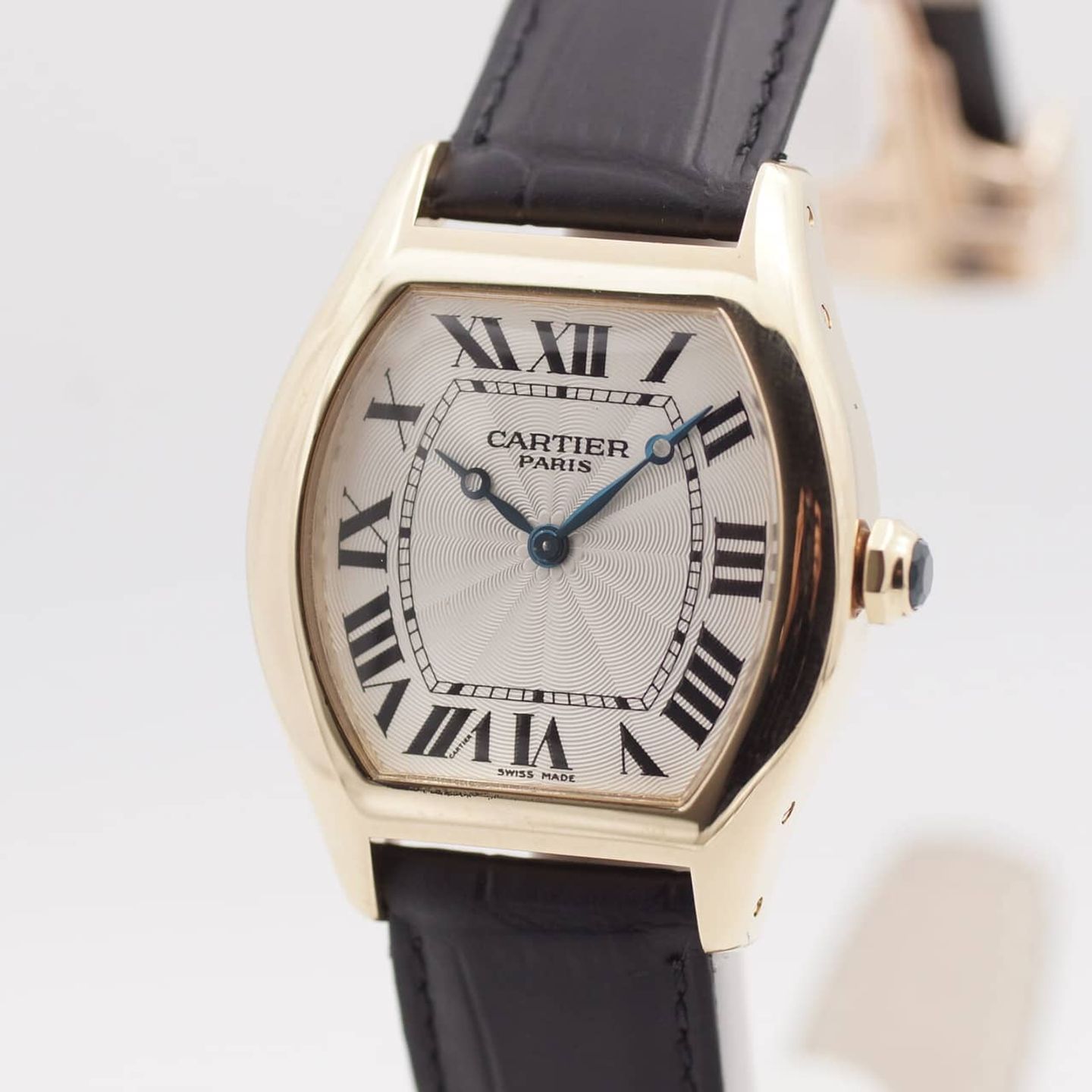 Cartier Tortue 2496C (2000) - Silver dial 34 mm Yellow Gold case (2/8)