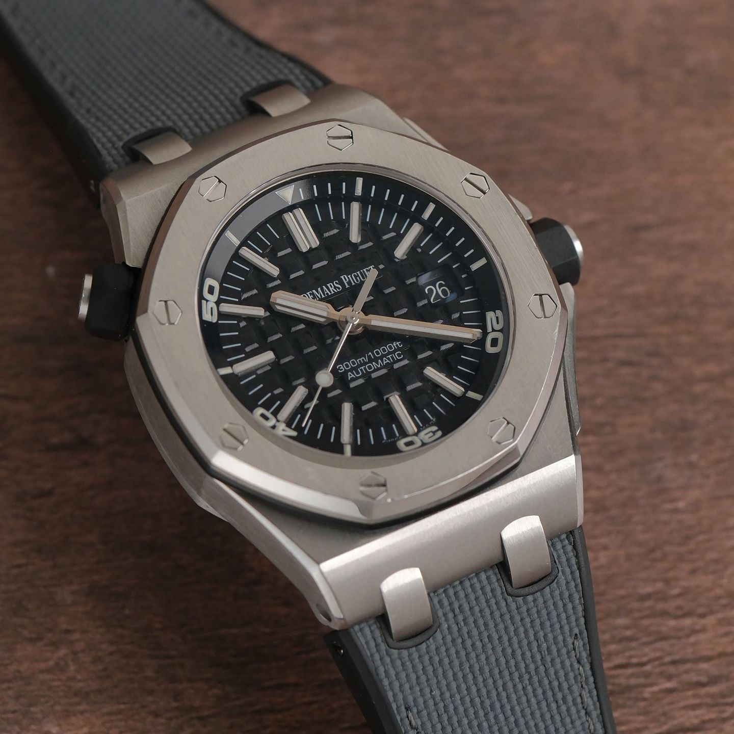 Audemars Piguet Royal Oak Offshore Diver 15703ST - (8/21)