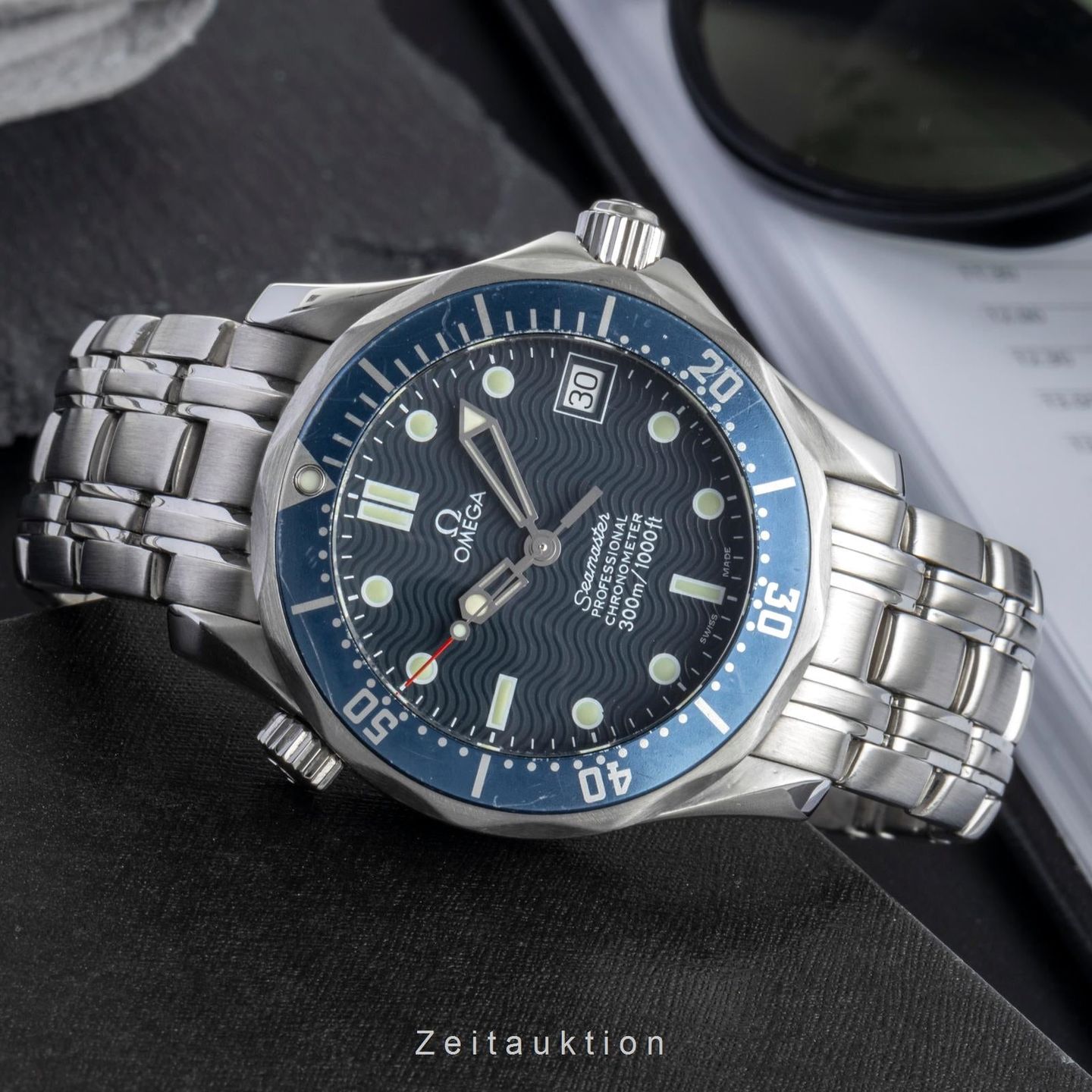 Omega Seamaster Diver 300 M 2551.80.00 (2006) - Blue dial 36 mm Steel case (2/8)
