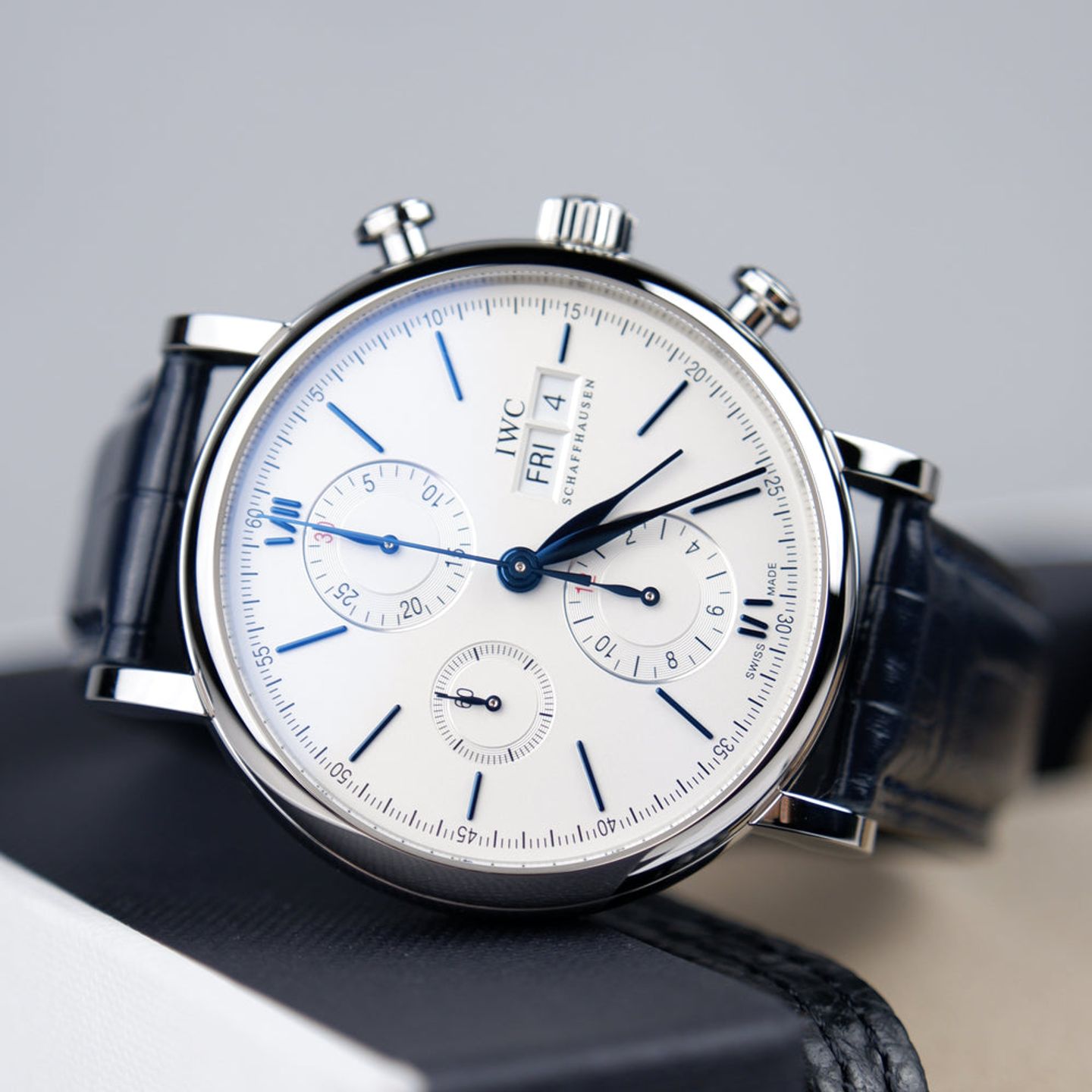 IWC Portofino Chronograph IW391037 (2026) - Silver dial 42 mm Steel case (1/2)