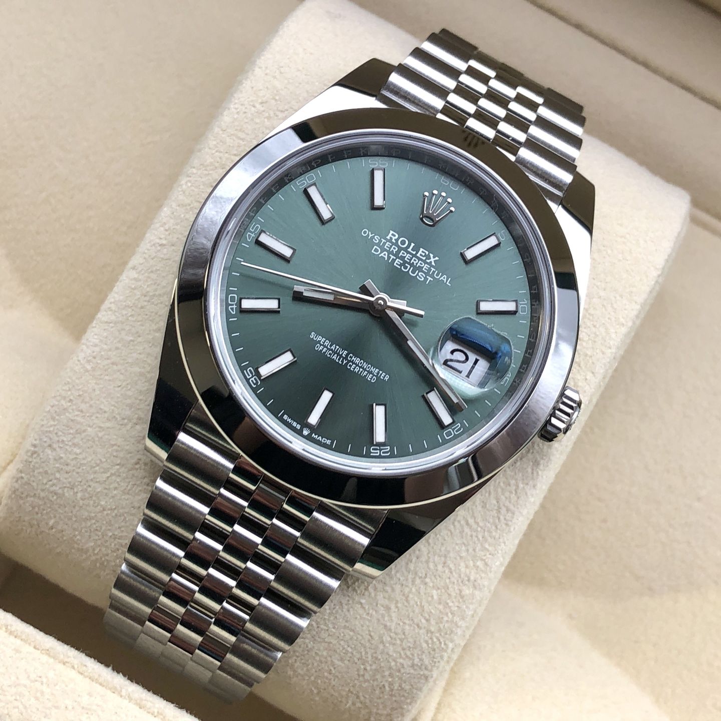 Rolex Datejust 41 126300 (Onbekend (willekeurig serienummer)) - Groen wijzerplaat 41mm Staal (3/8)