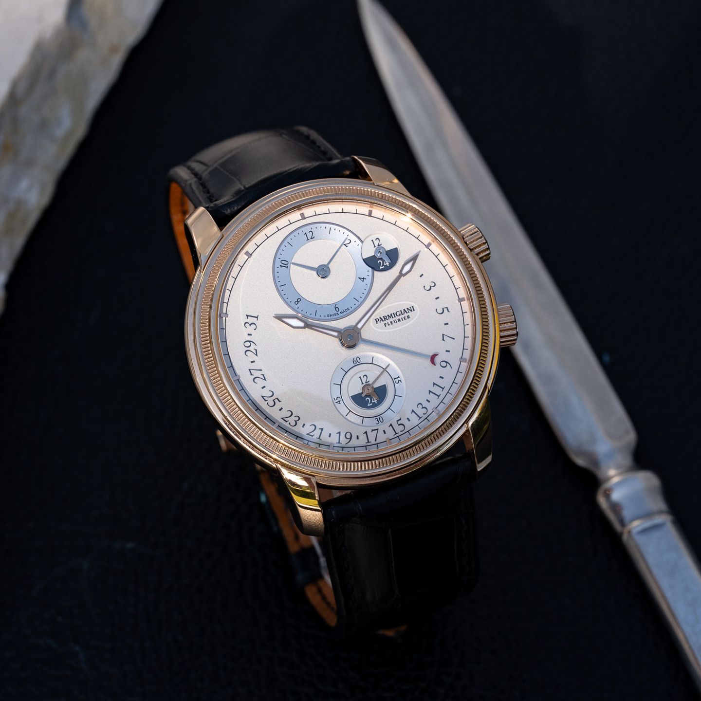 Parmigiani Fleurier Toric PFC493-1002400-HA1442 (2020) - Silver dial 43 mm Rose Gold case (3/8)