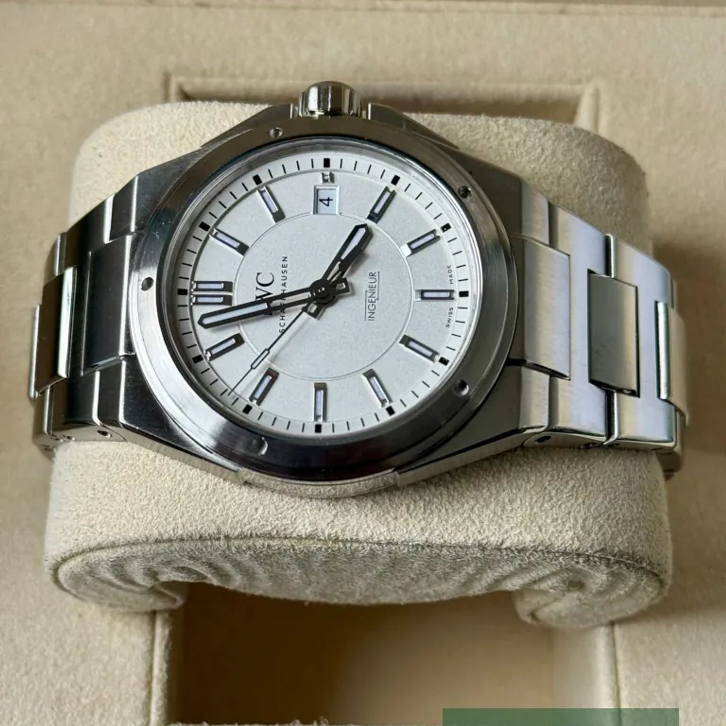 IWC Ingenieur Automatic IW323904 (2013) - Silver dial 40 mm Steel case (5/7)