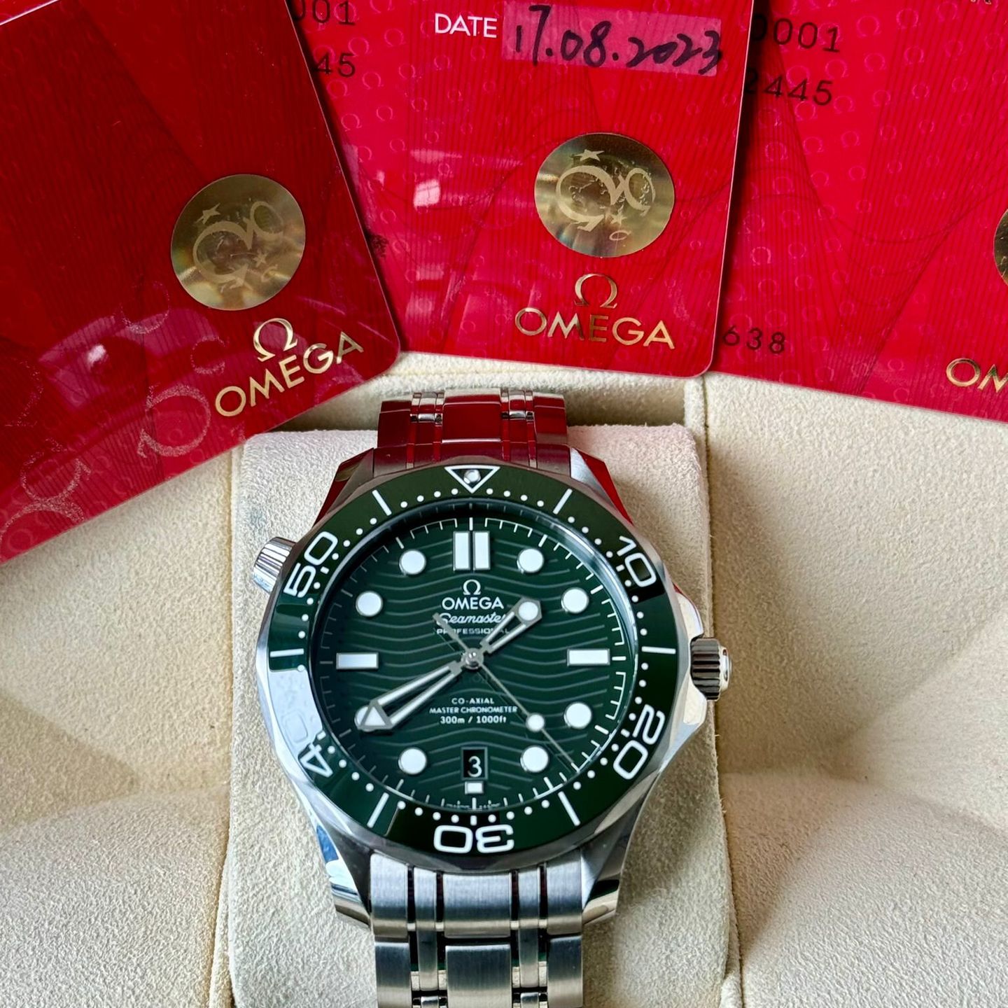 Omega Seamaster Diver 300 M 210.30.42.20.10.001 (2023) - Green dial 42 mm Steel case (7/7)