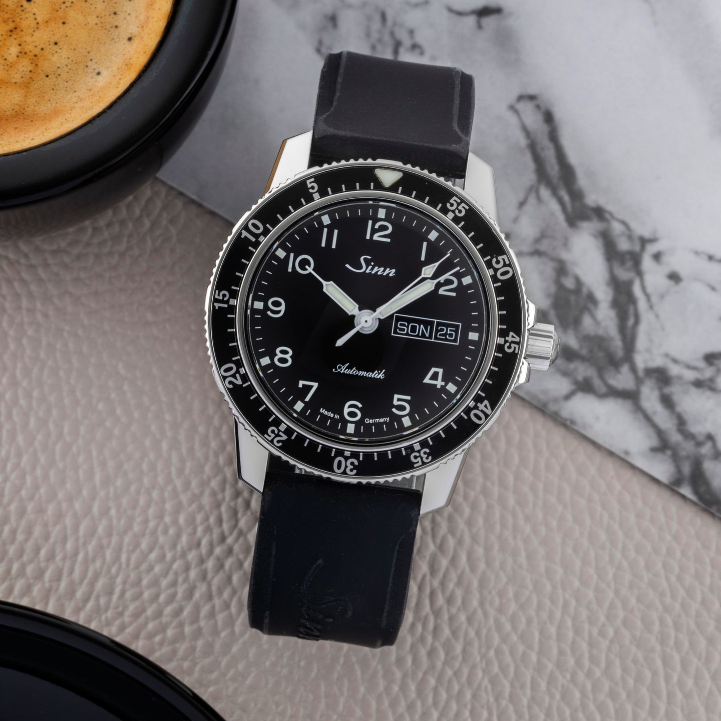 Sinn 104 104.011 (Unknown (random serial)) - Black dial 41 mm Steel case (1/8)