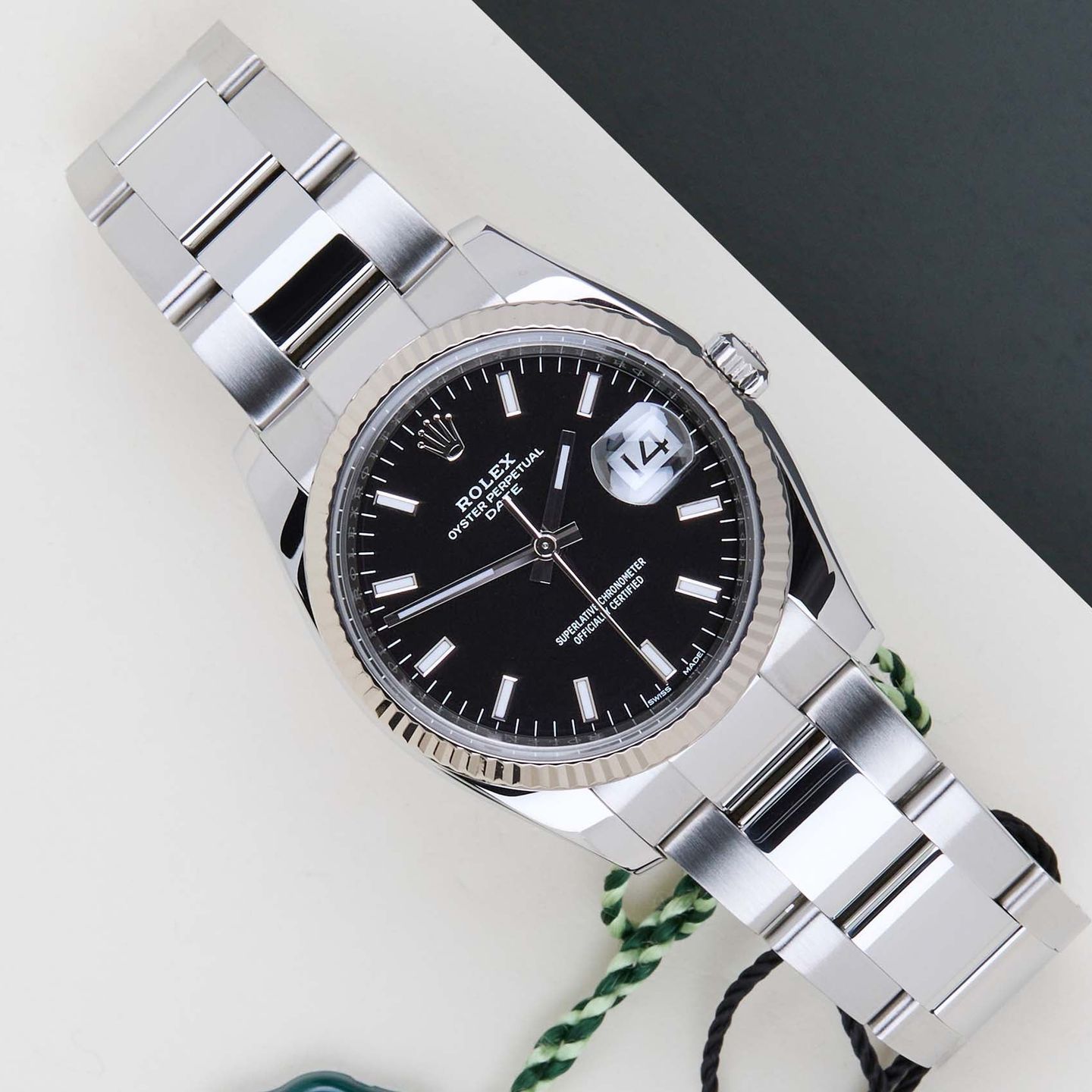 Rolex Oyster Perpetual Date 115234 (2021) - 34mm Staal (1/8)