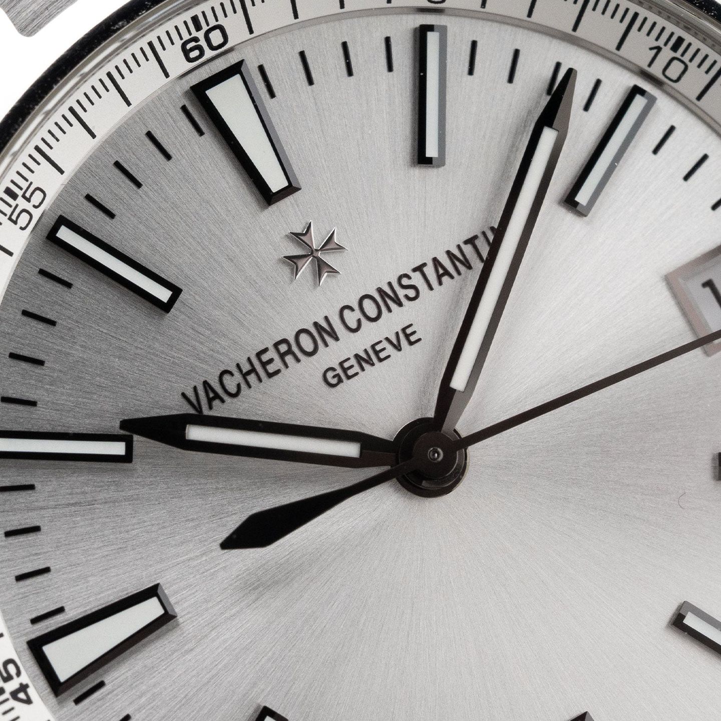 Vacheron Constantin Overseas 4500V/110A-B126 (2016) - Silver dial 42 mm Steel case (3/8)