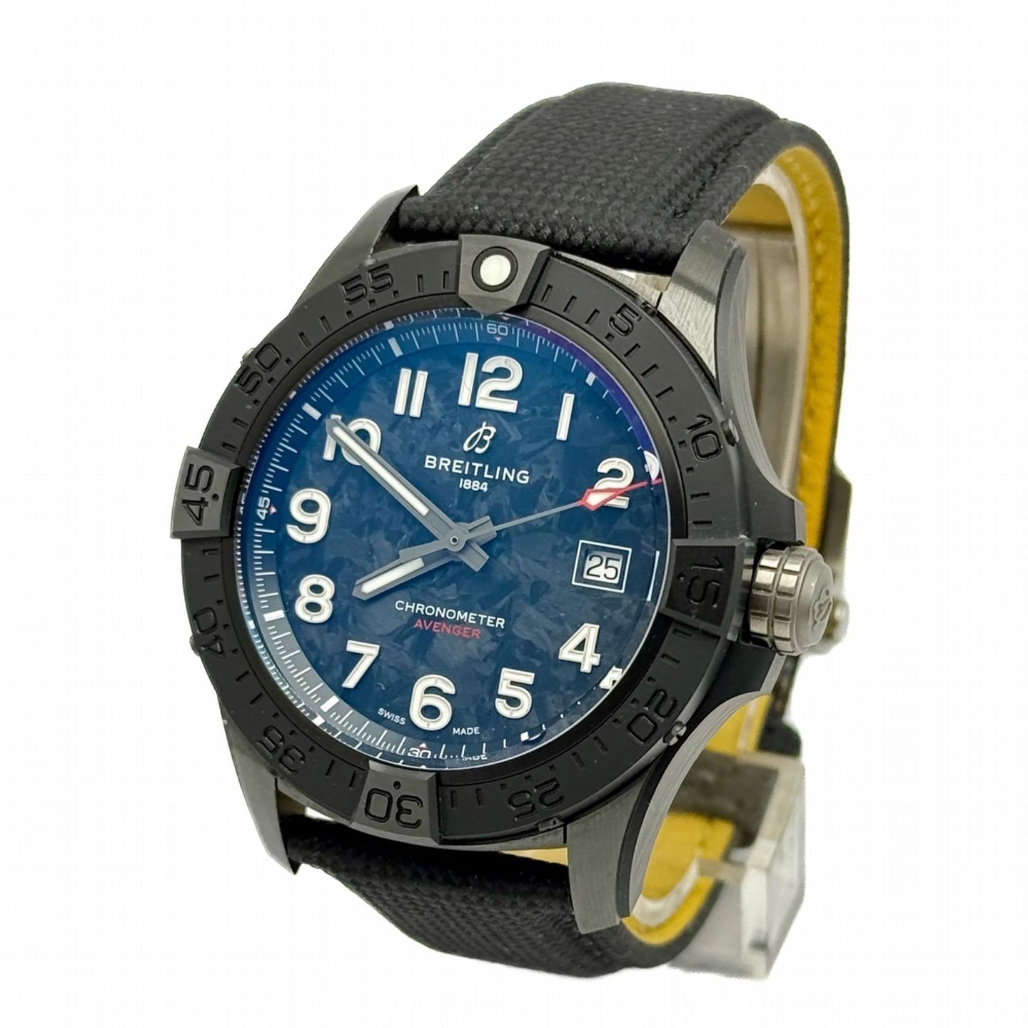 Breitling Avenger S17328101B1X1 (2024) - Black dial 42 mm Titanium case (1/16)