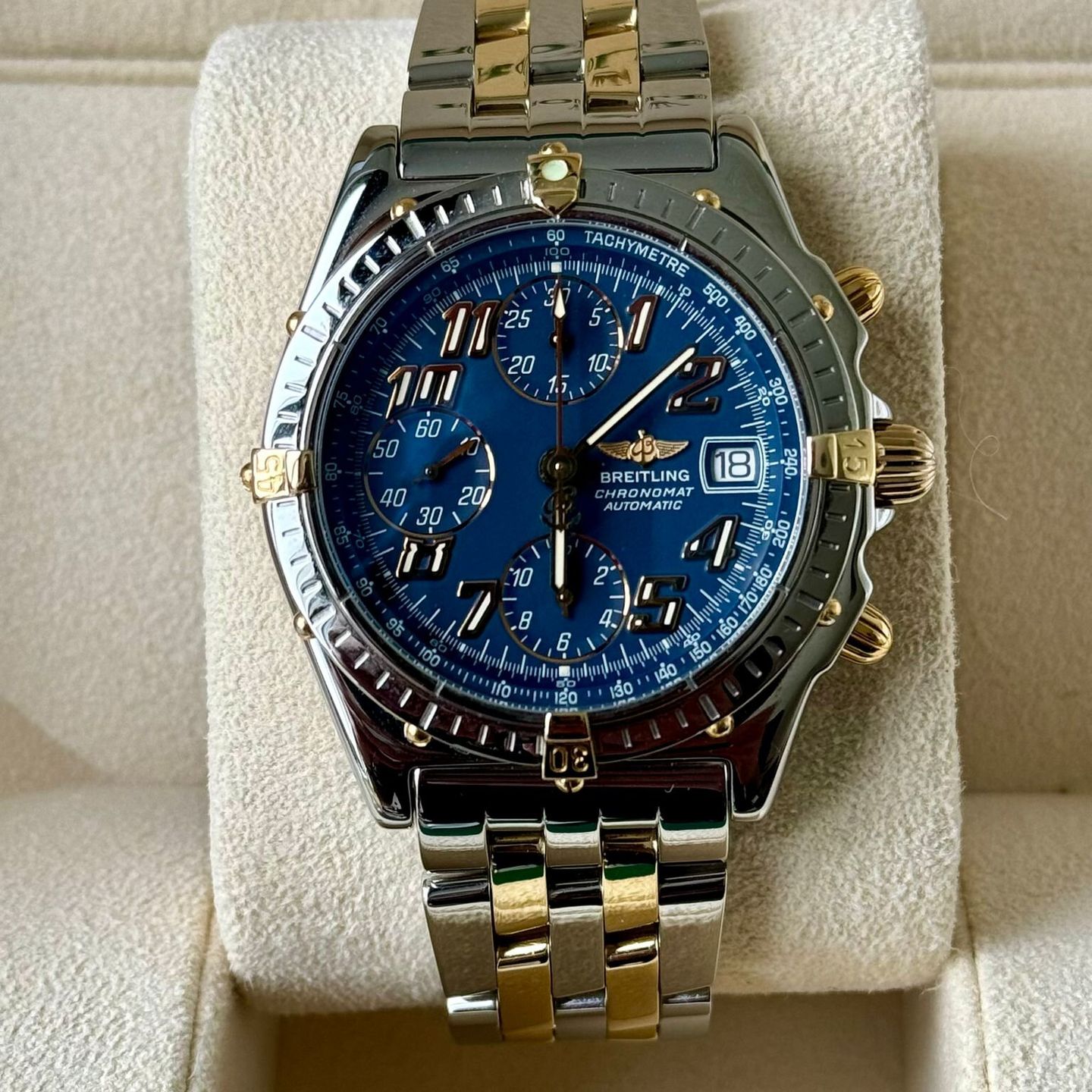 Breitling Chronomat B13050.1 (1999) - Blue dial 39 mm Steel case (2/7)