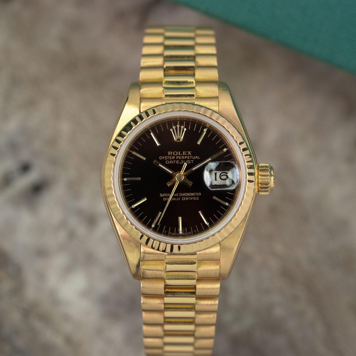 Rolex Lady-Datejust 69178 (1984) - Brown dial 26 mm Yellow Gold case (1/4)