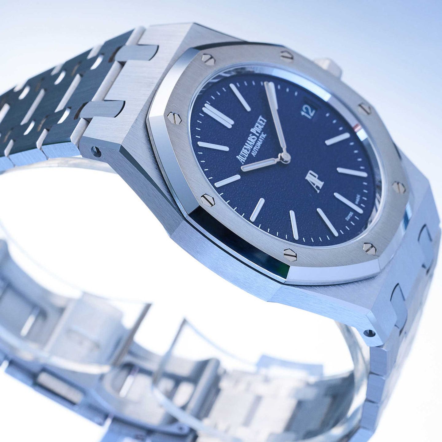 Audemars Piguet Royal Oak Jumbo 16202BC.OO.1240BC.02 - (3/7)