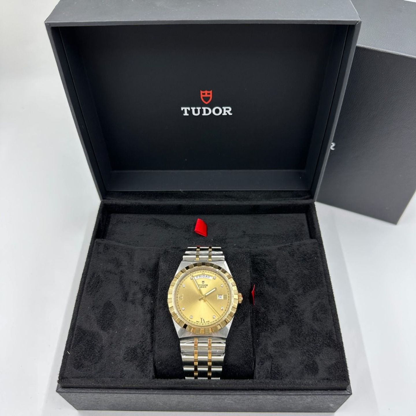 Tudor Royal 28603-0006 (2024) - Champagne wijzerplaat 41mm Staal (4/8)