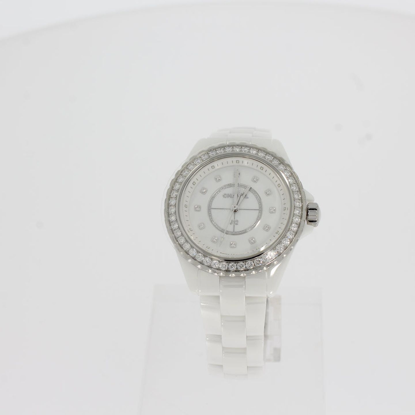 Chanel J12 H6418 (2024) - White dial 33 mm Ceramic case (1/4)