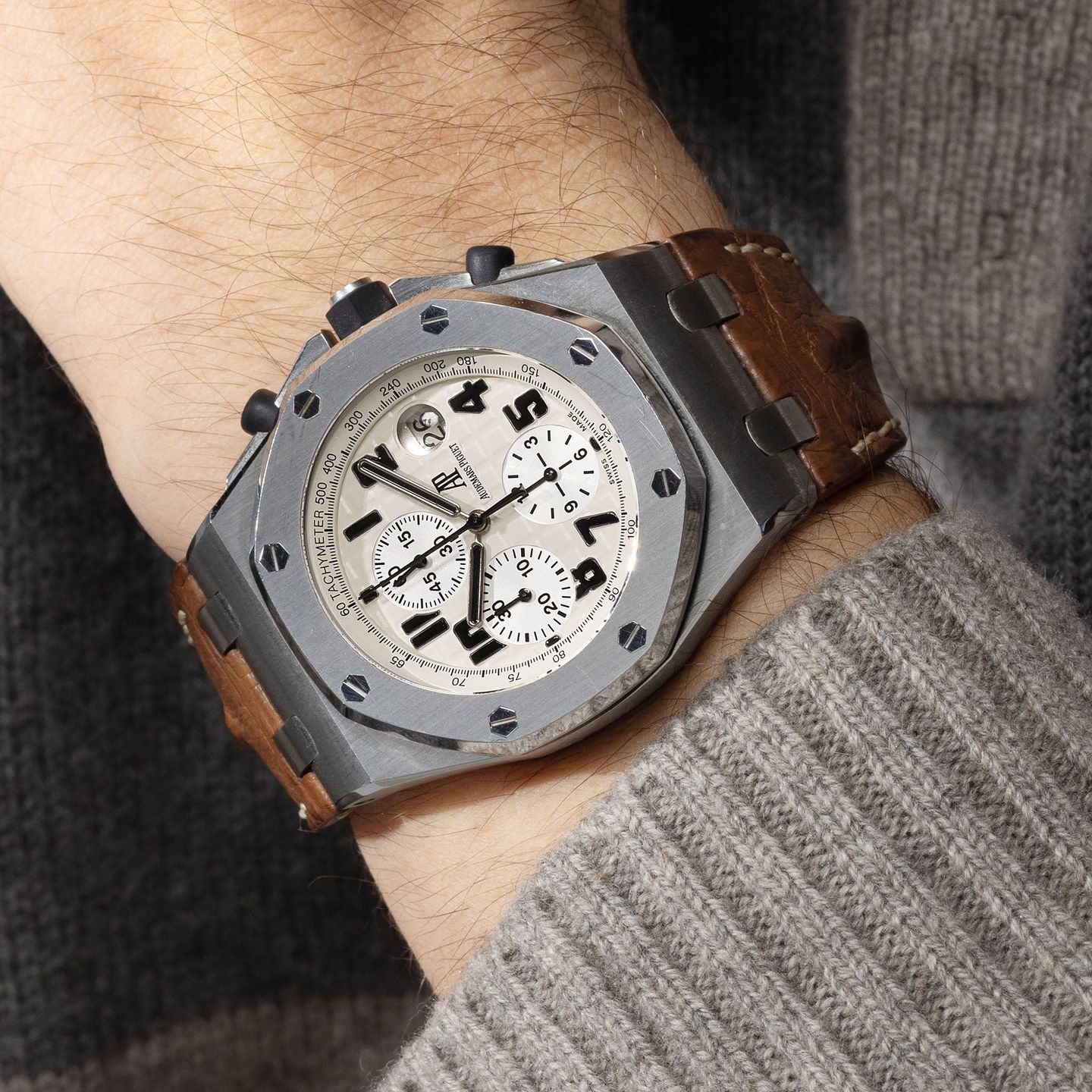 Audemars Piguet Royal Oak Offshore Chronograph Volcano 26170ST (Onbekend (willekeurig serienummer)) - Zwart wijzerplaat 42mm Staal (1/8)