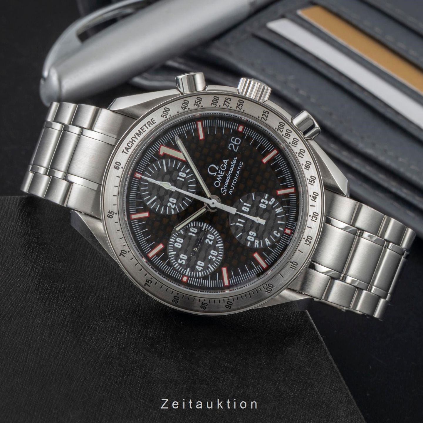 Omega Speedmaster Date 3519.50.00 (2000) - Black dial 39 mm Steel case (2/8)