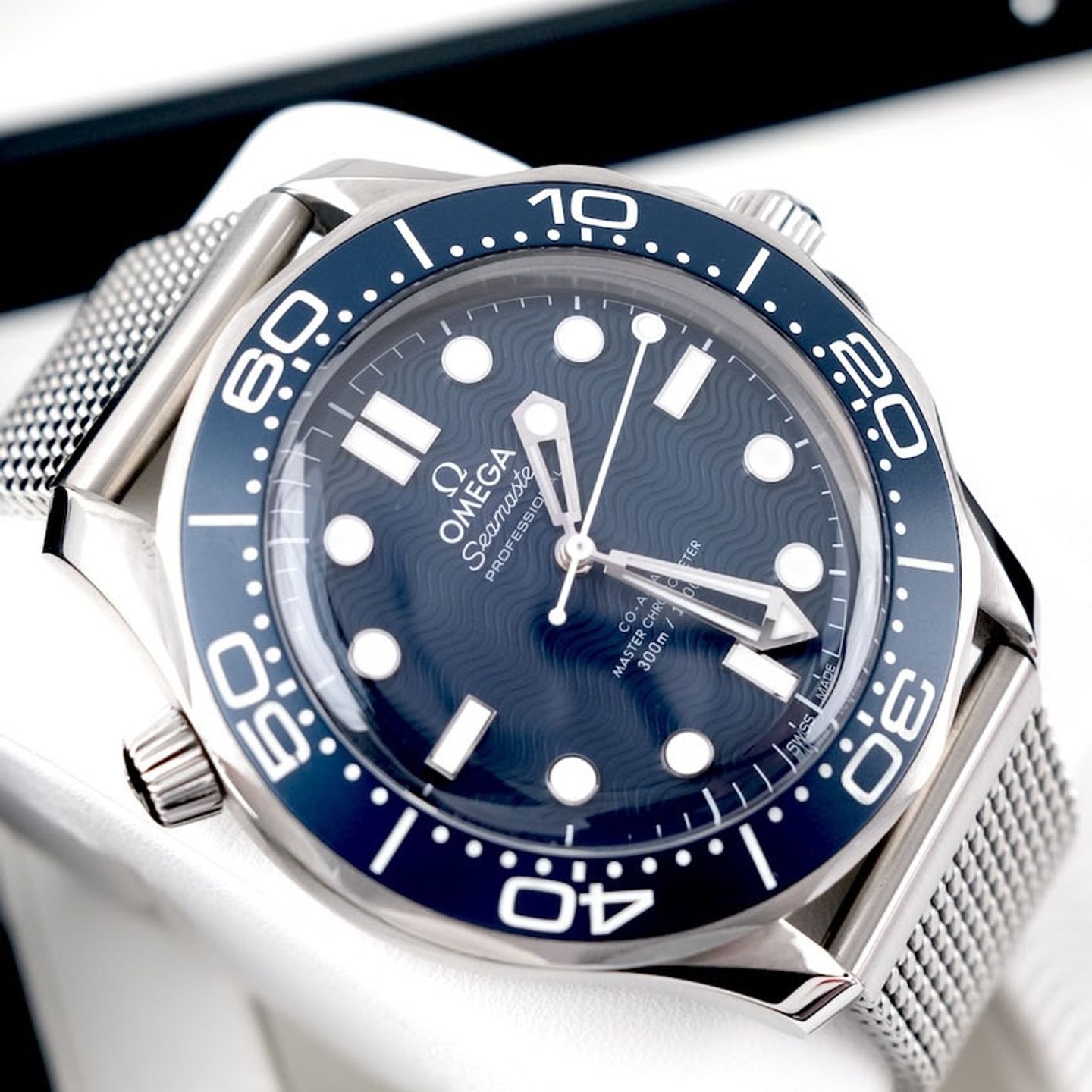 Omega Seamaster Diver 300 M 210.30.42.20.03.002 (2024) - Blue dial 42 mm Steel case (2/8)
