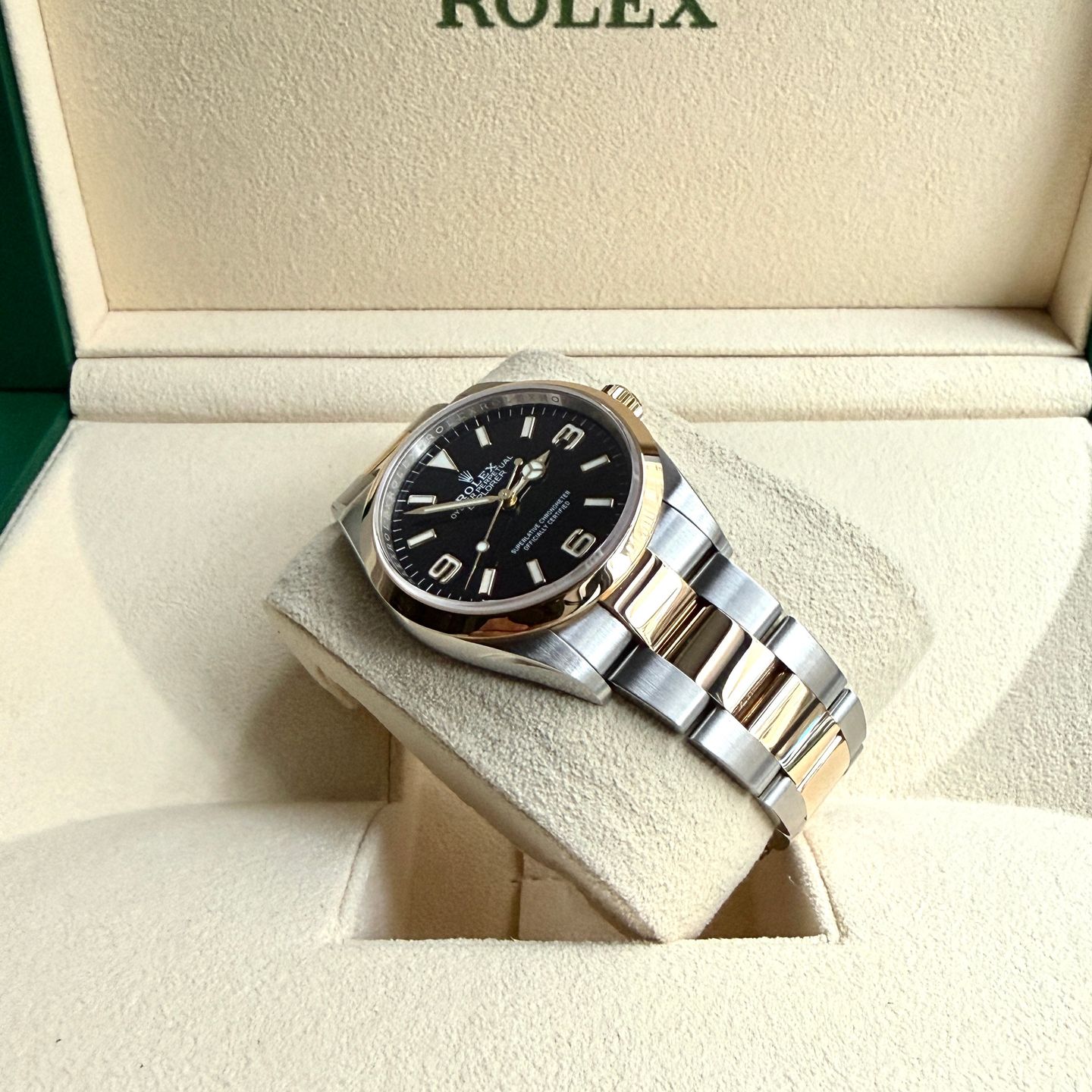 Rolex Explorer 124273 (2022) - Zwart wijzerplaat 36mm Goud/Staal (5/14)