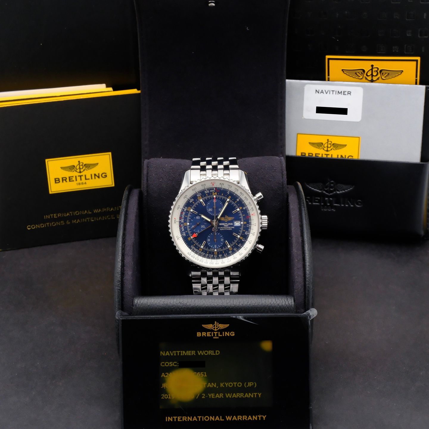 Breitling Navitimer World A24322 (2016) - 46 mm Steel case (3/8)