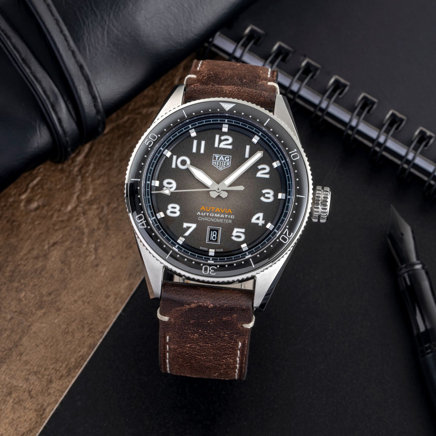 TAG Heuer Autavia WBE5114.FC8266 (Unknown (random serial)) - Black dial 42 mm Steel case (1/8)
