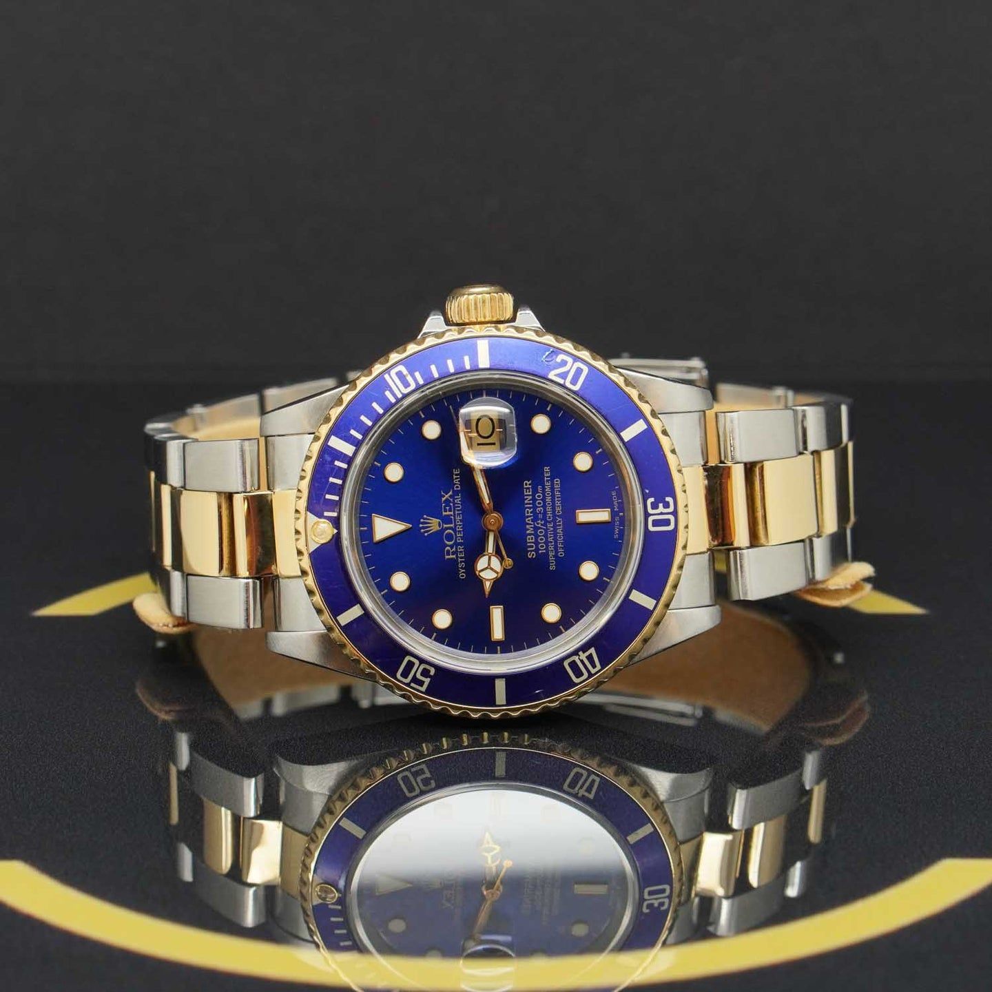 Rolex Submariner Date 16803 (1995) - Blue dial 40 mm Gold/Steel case (4/7)