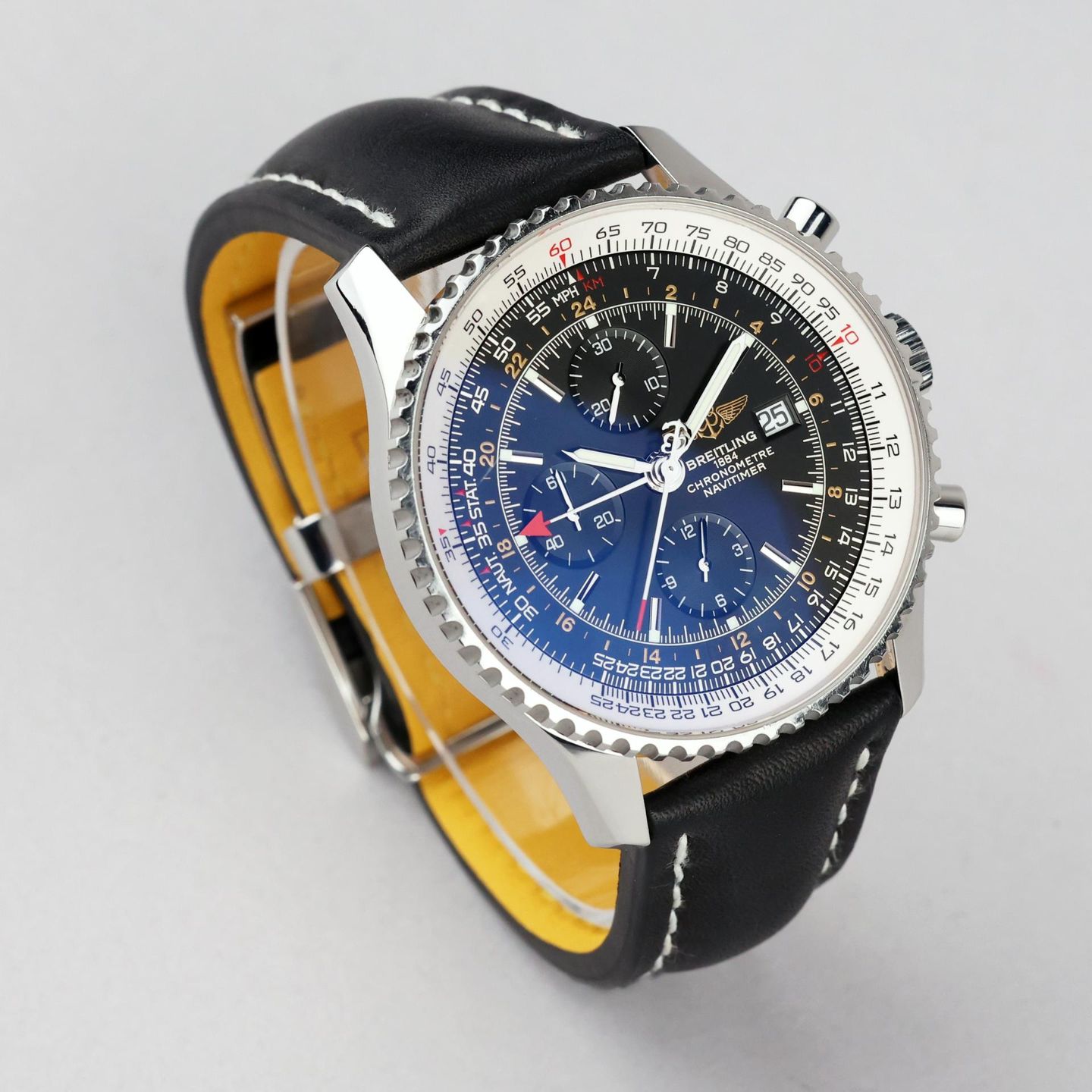 Breitling Navitimer World A24322 (2011) - 46 mm Steel case (2/8)