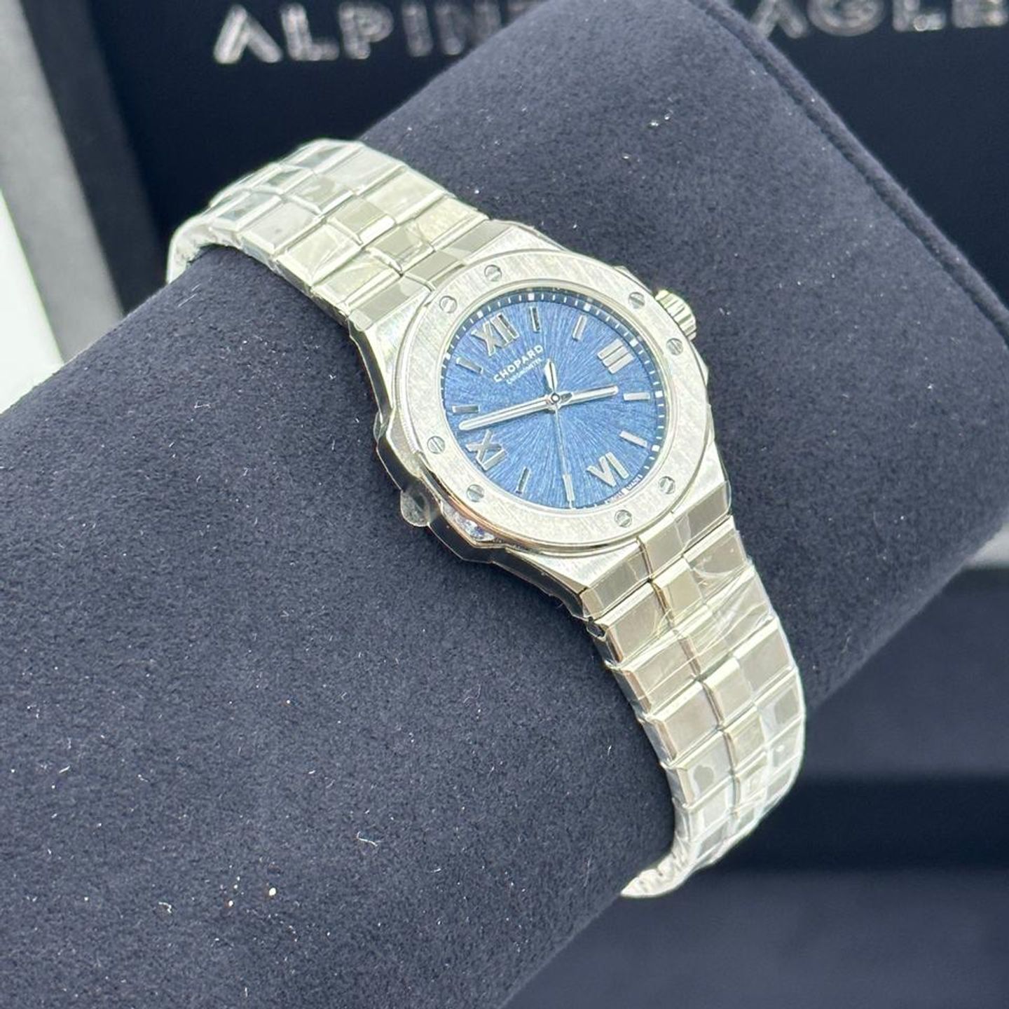 Chopard Alpine Eagle 298617-3001 (2025) - Blue dial 33 mm Steel case (9/10)
