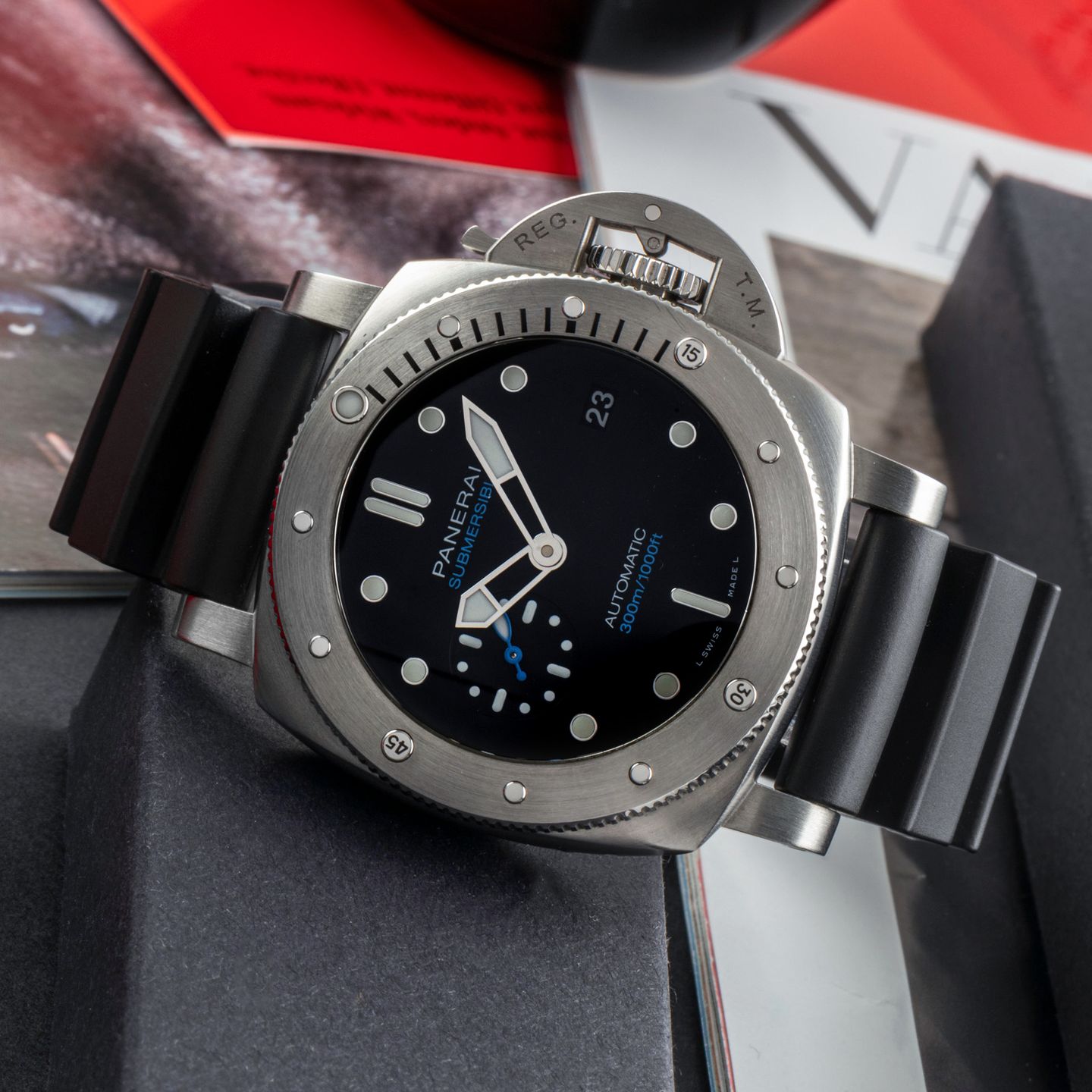 Panerai Luminor Submersible PAM00973 (Onbekend (willekeurig serienummer)) - Zwart wijzerplaat 42mm Staal (2/8)