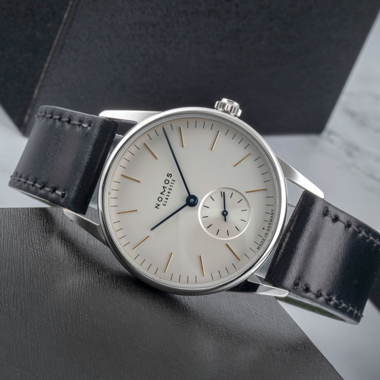 NOMOS Orion 301 - (2/8)