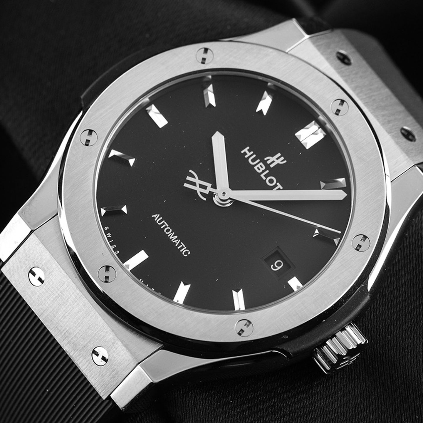 Hublot Classic Fusion 542.NX.1171.RX (2025) - Black dial 42 mm Titanium case (3/7)