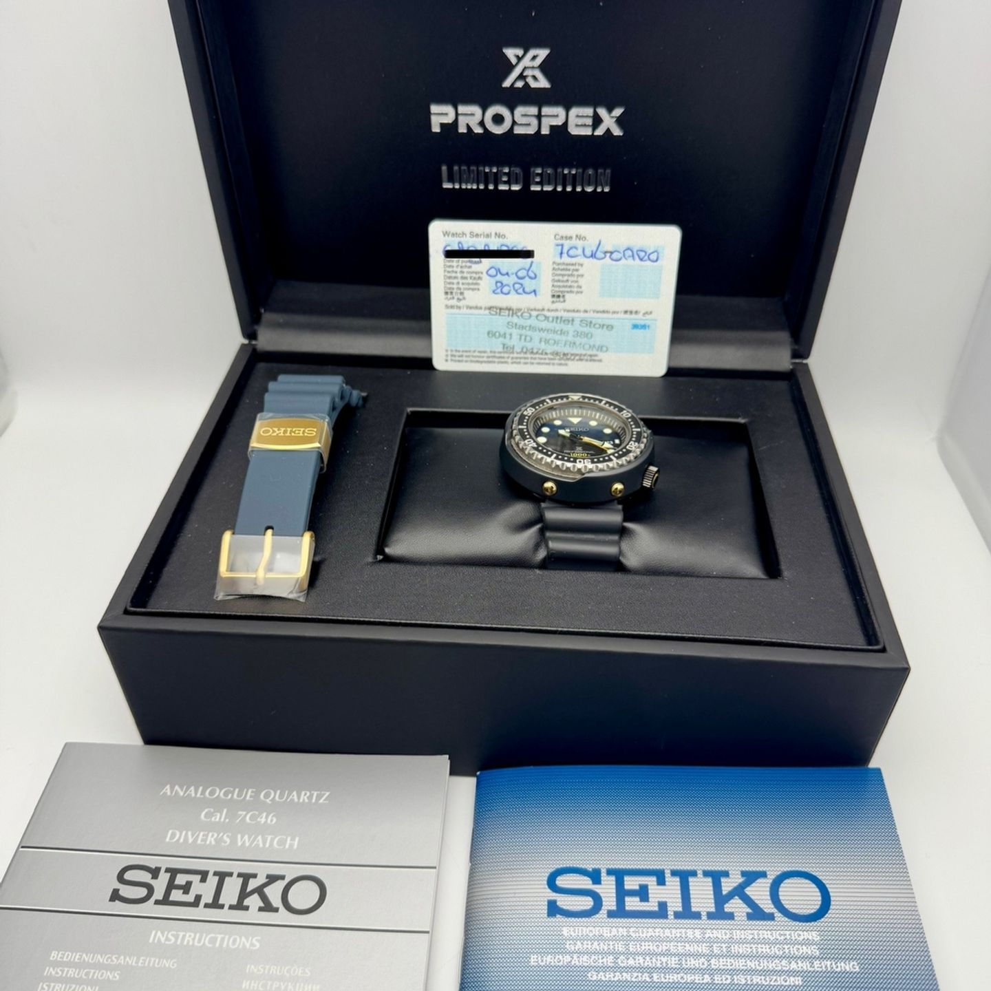 Seiko Prospex S23635J1 (2024) - Blue dial 49 mm Titanium case (10/10)