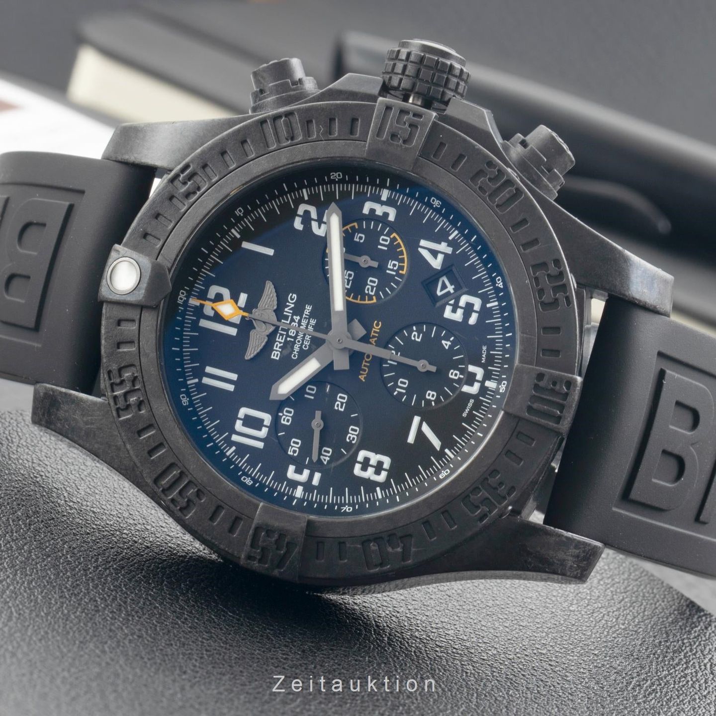Breitling Avenger Hurricane XB0180 - (2/8)