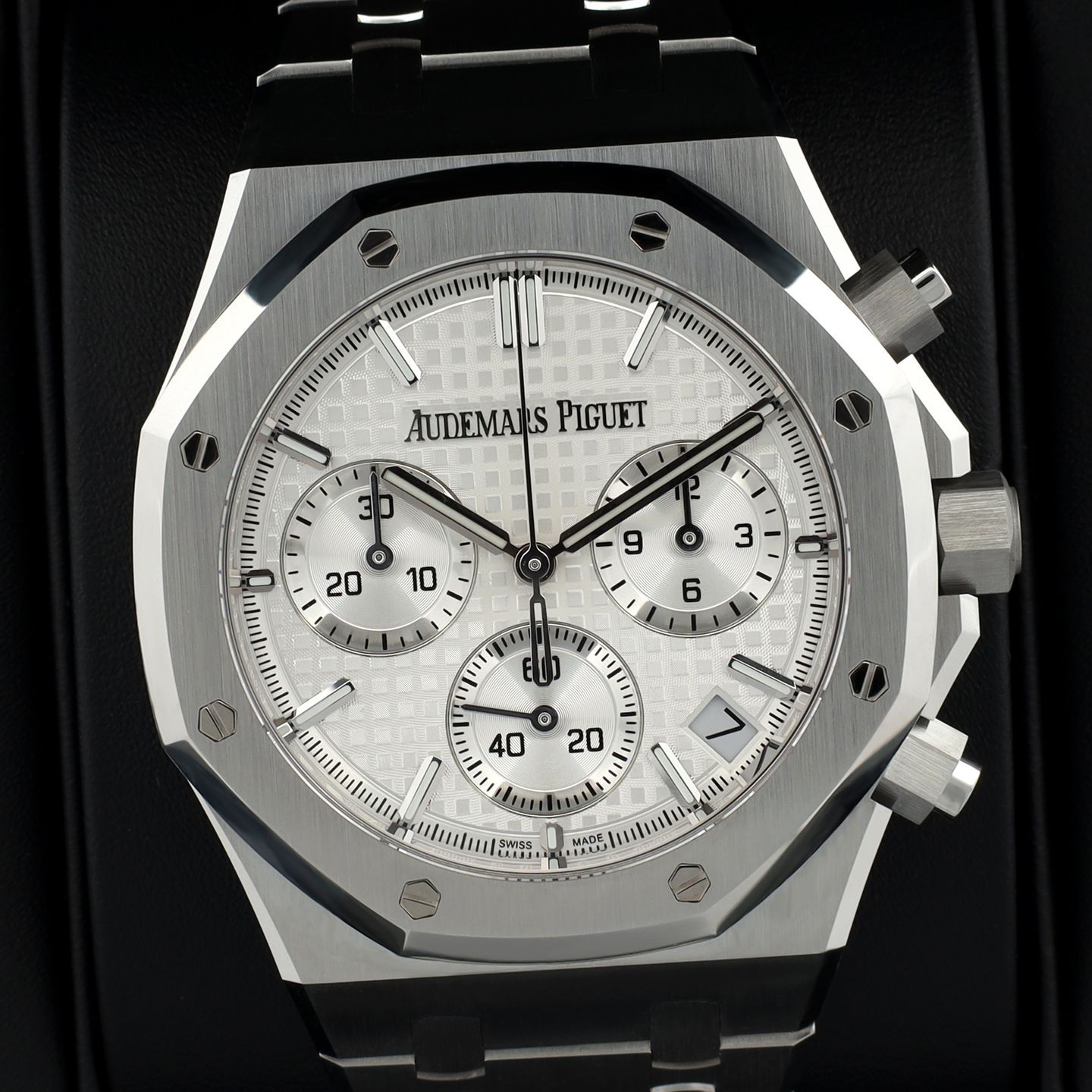 Audemars Piguet Royal Oak Chronograph 26240ST.OO.1320ST.07 (2024) - Zwart wijzerplaat 41mm Staal (1/8)