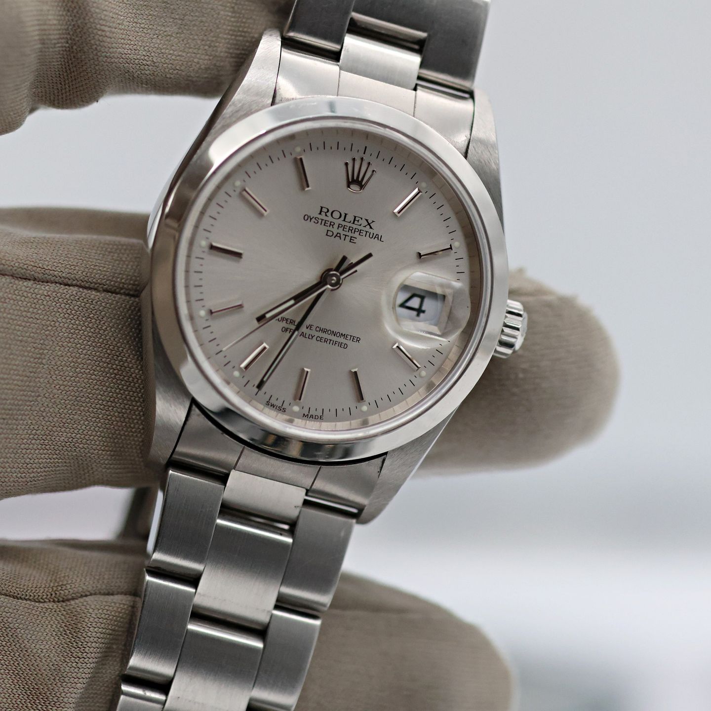Rolex Oyster Perpetual Date 15200 - (8/8)