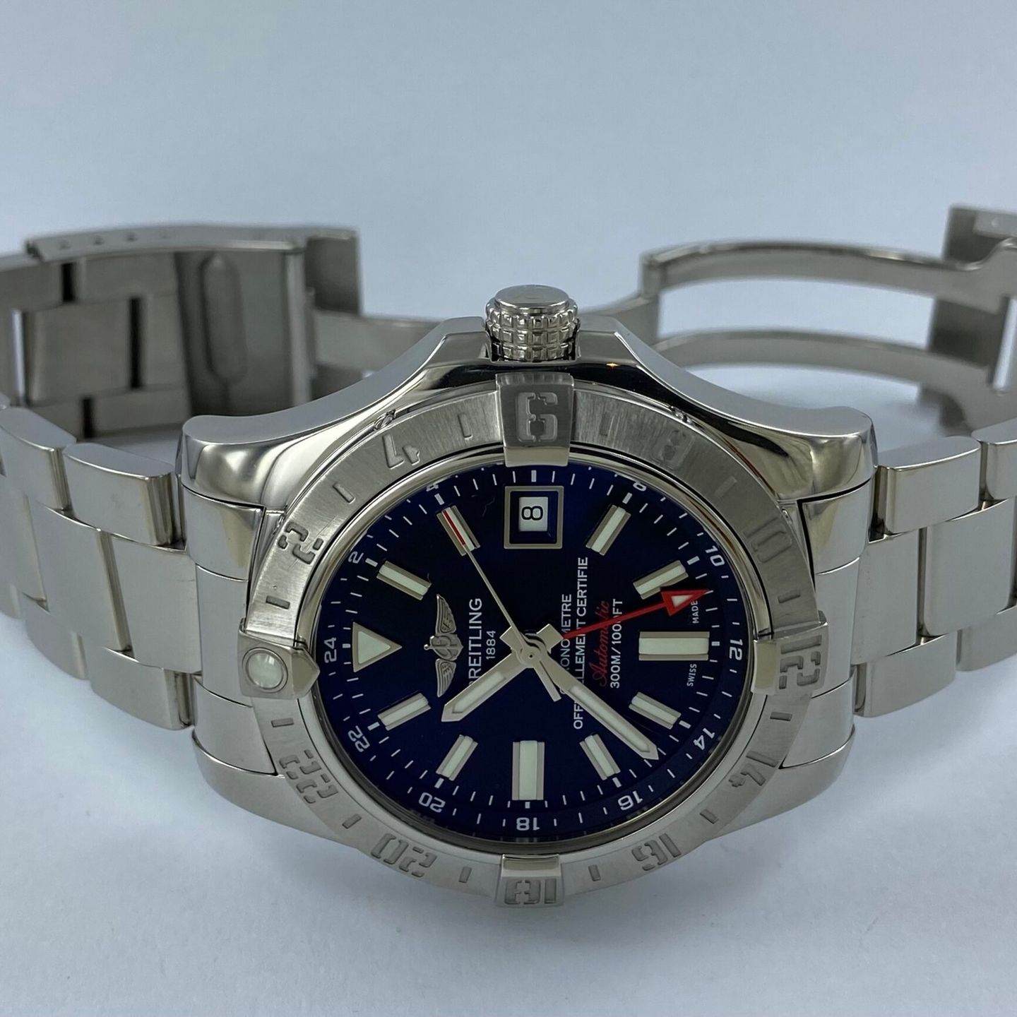 Breitling Avenger II GMT A32390 (2015) - 43 mm Steel case (2/8)