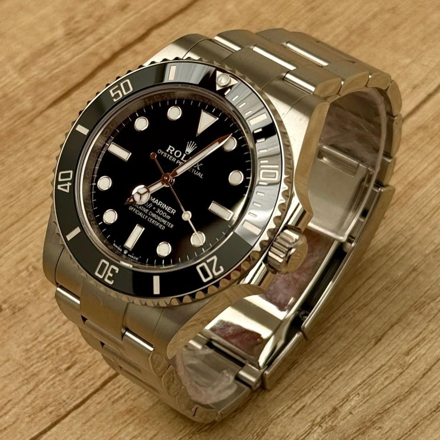 Rolex Submariner No Date 124060 (2026) - Black dial 40 mm Steel case (5/10)