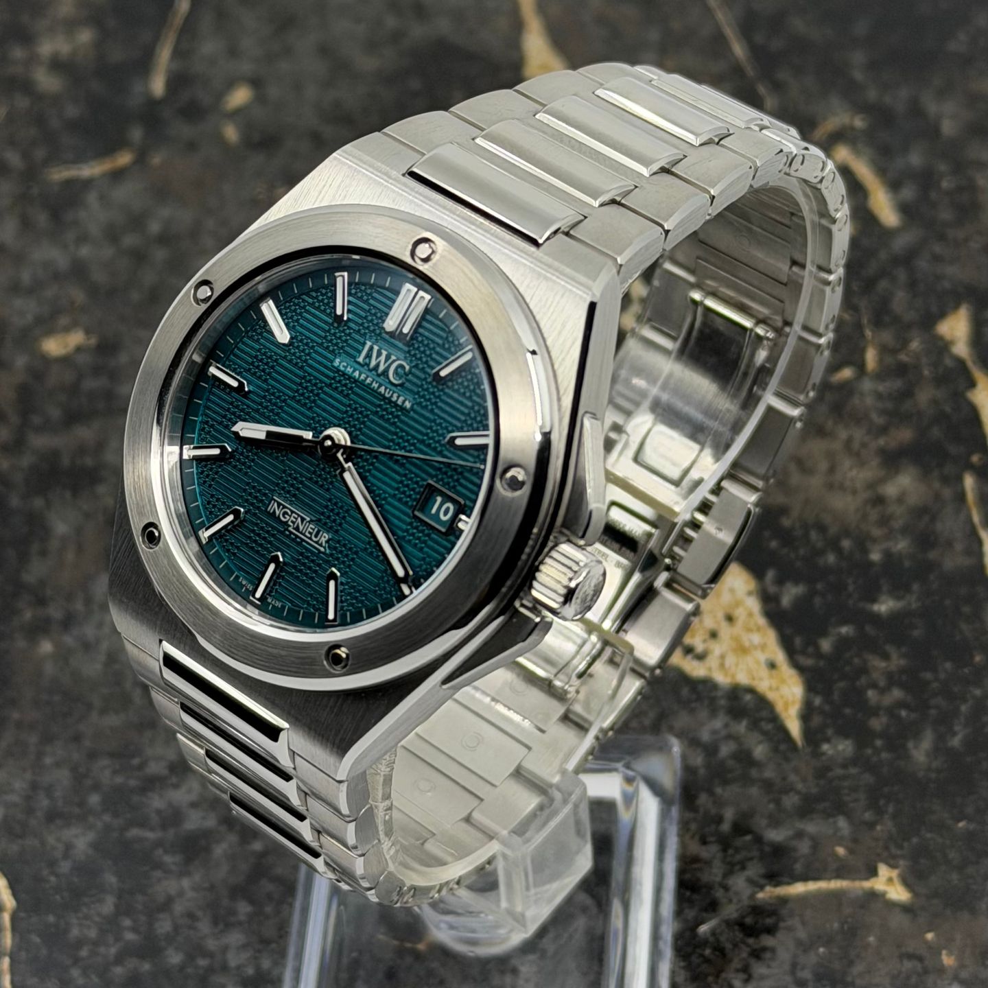 IWC Ingenieur Automatic IW328903 (2026) - Blue dial 40 mm Steel case (5/8)