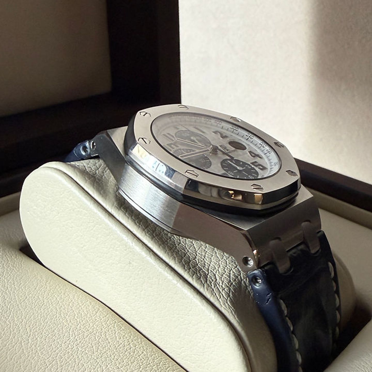 Audemars Piguet Royal Oak Offshore Chronograph Volcano 26170ST.OO.D305CR.01 - (3/7)