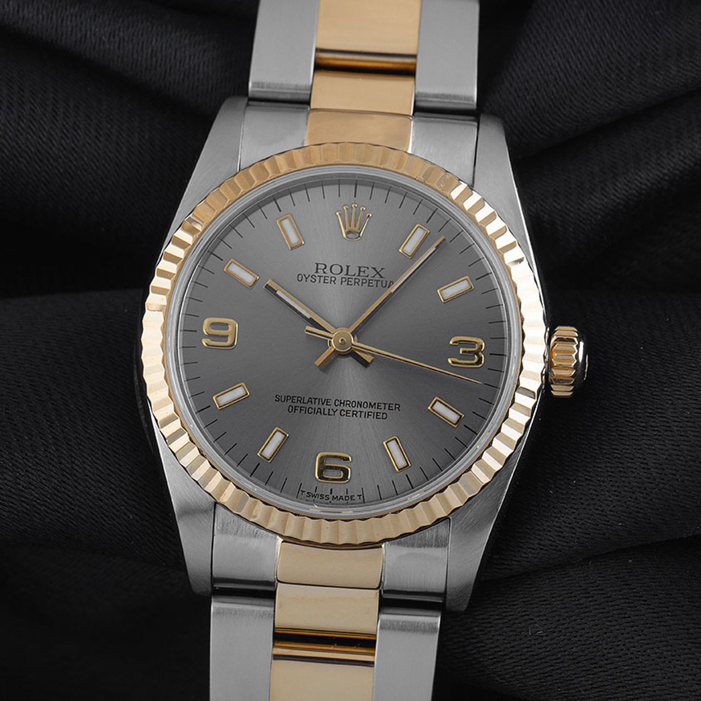 Rolex Oyster Perpetual 31 77513 (2004) - Grijs wijzerplaat 31mm Goud/Staal (3/8)