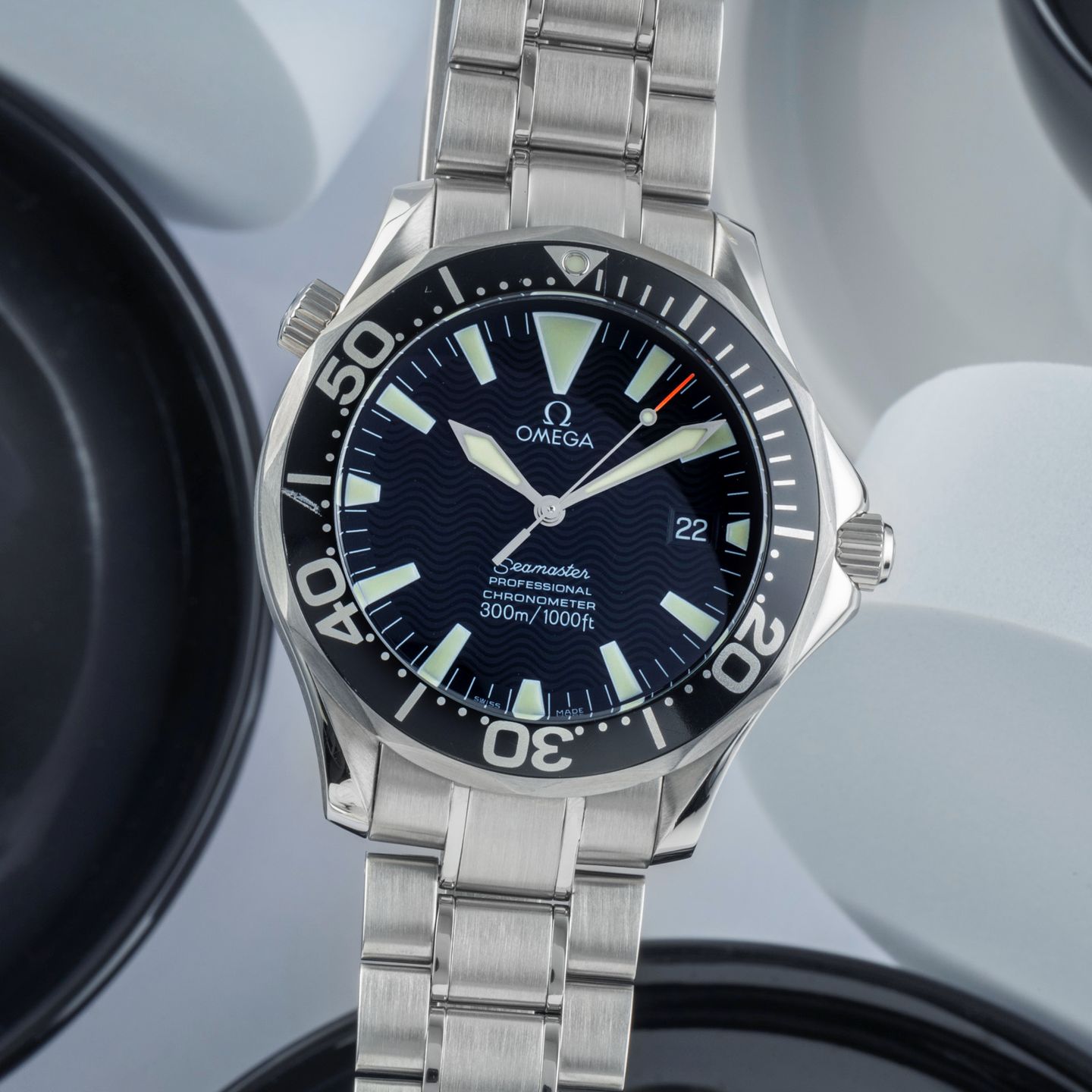 Omega Seamaster Diver 300 M 2254.50.00 (1999) - Black dial 41 mm Steel case (3/8)