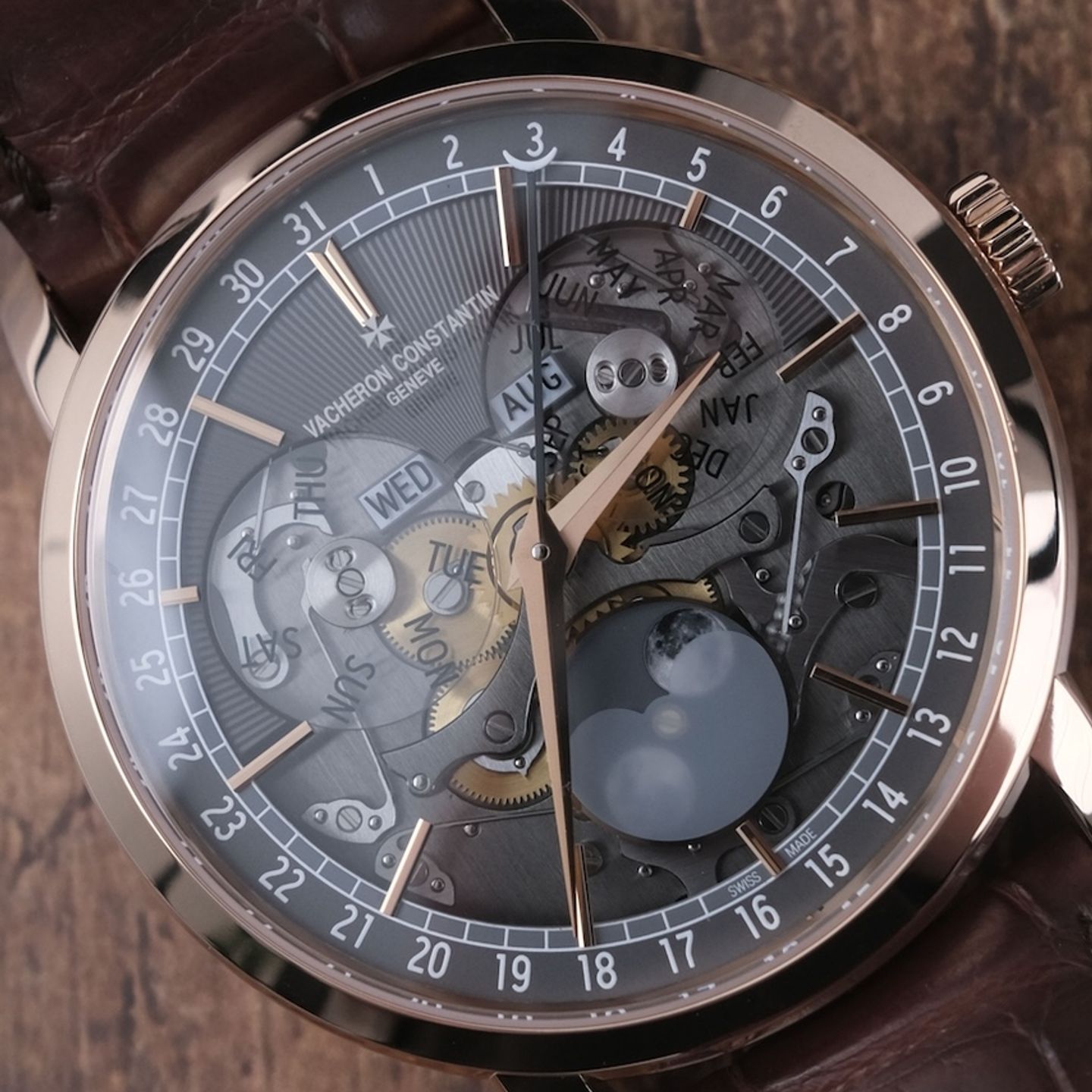 Vacheron Constantin Traditionnelle 4020T/000G-B655 (2022) - Transparent dial 41 mm White Gold case (3/8)