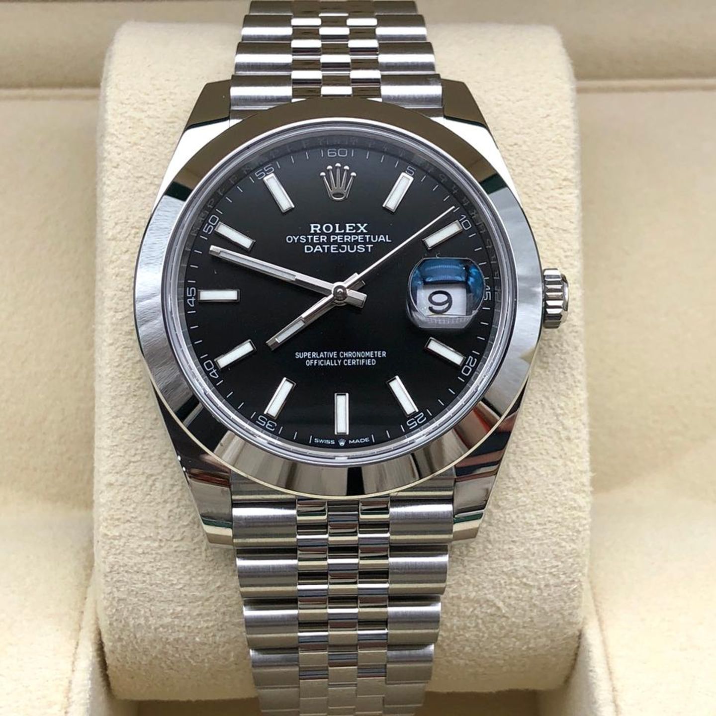 Rolex Datejust 126300 - (1/6)