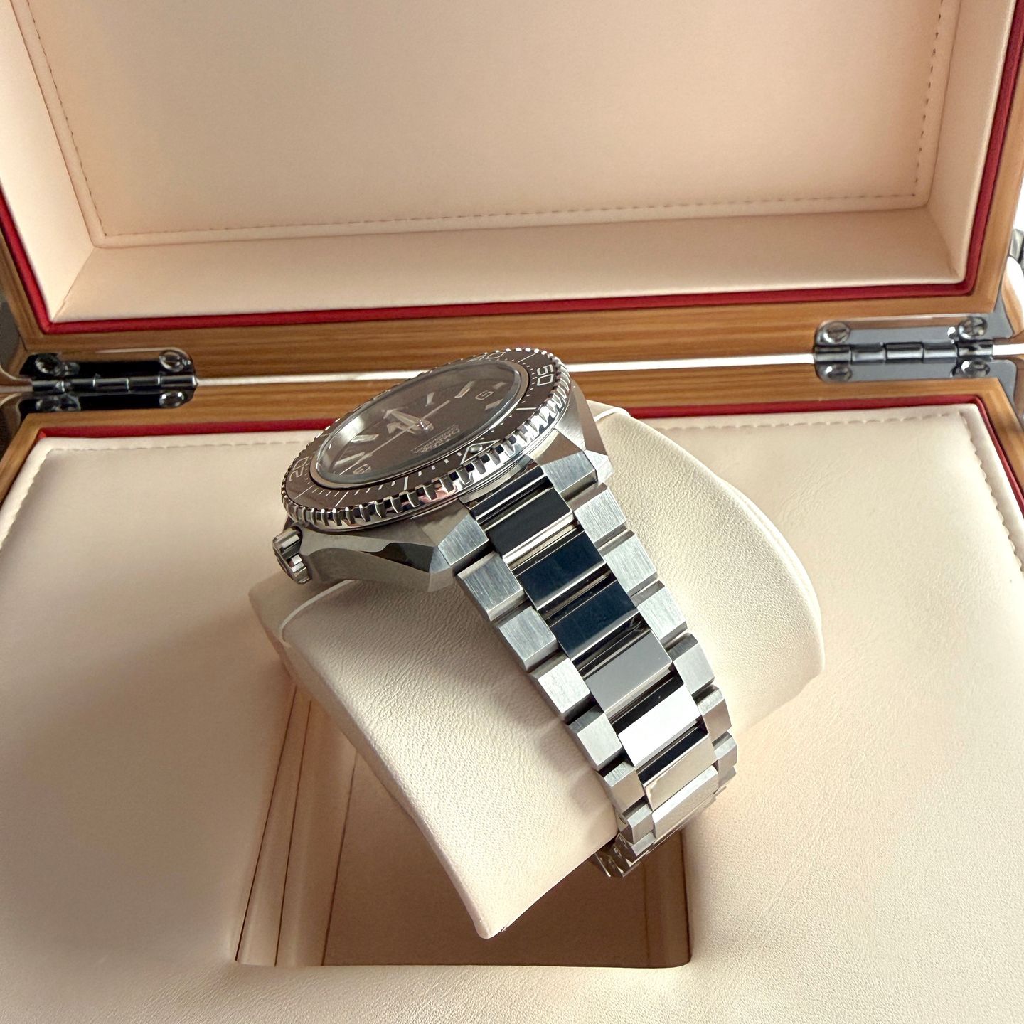 Omega Seamaster Planet Ocean 217.30.42.21.01.001 - (5/7)