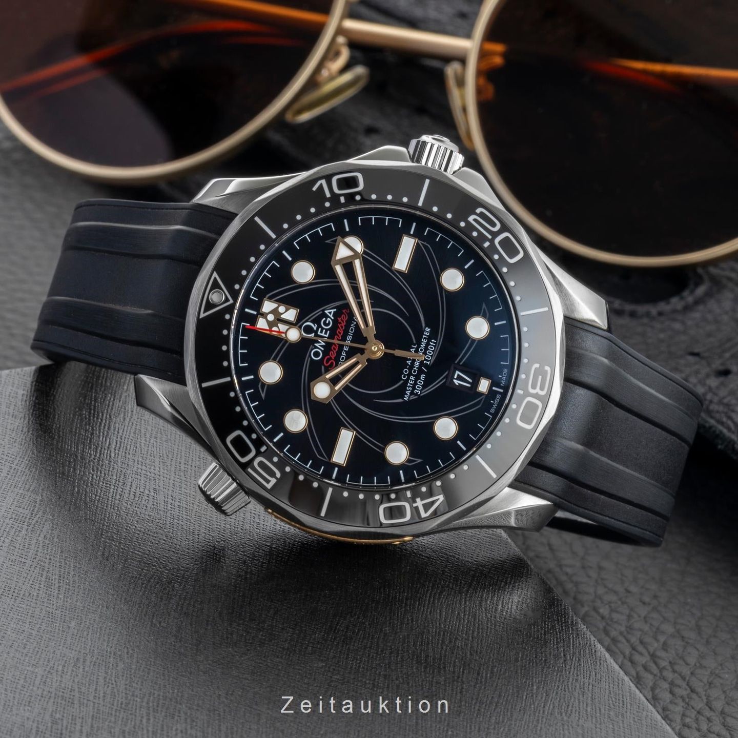 Omega Seamaster Diver 300 M 210.22.42.20.01.004 (Unknown (random serial)) - Black dial 42 mm Steel case (2/8)