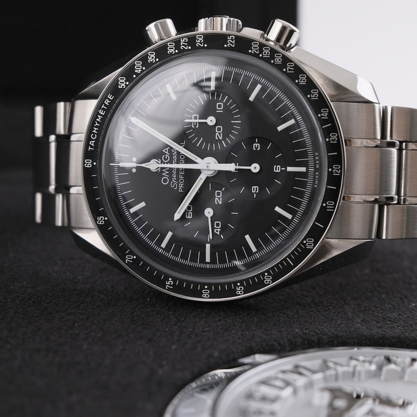 Omega Speedmaster Professional Moonwatch 311.30.42.30.01.005 (2020) - Black dial 42 mm Steel case (1/8)