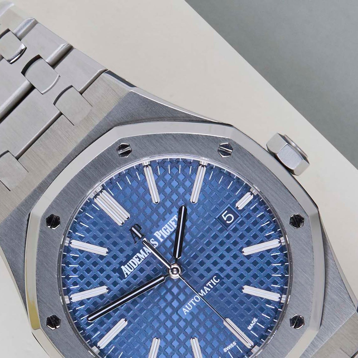 Audemars Piguet Jules Audemars 25919BC.OO.D002CR.02 (2017) - Zwart wijzerplaat 39mm Witgoud (3/8)