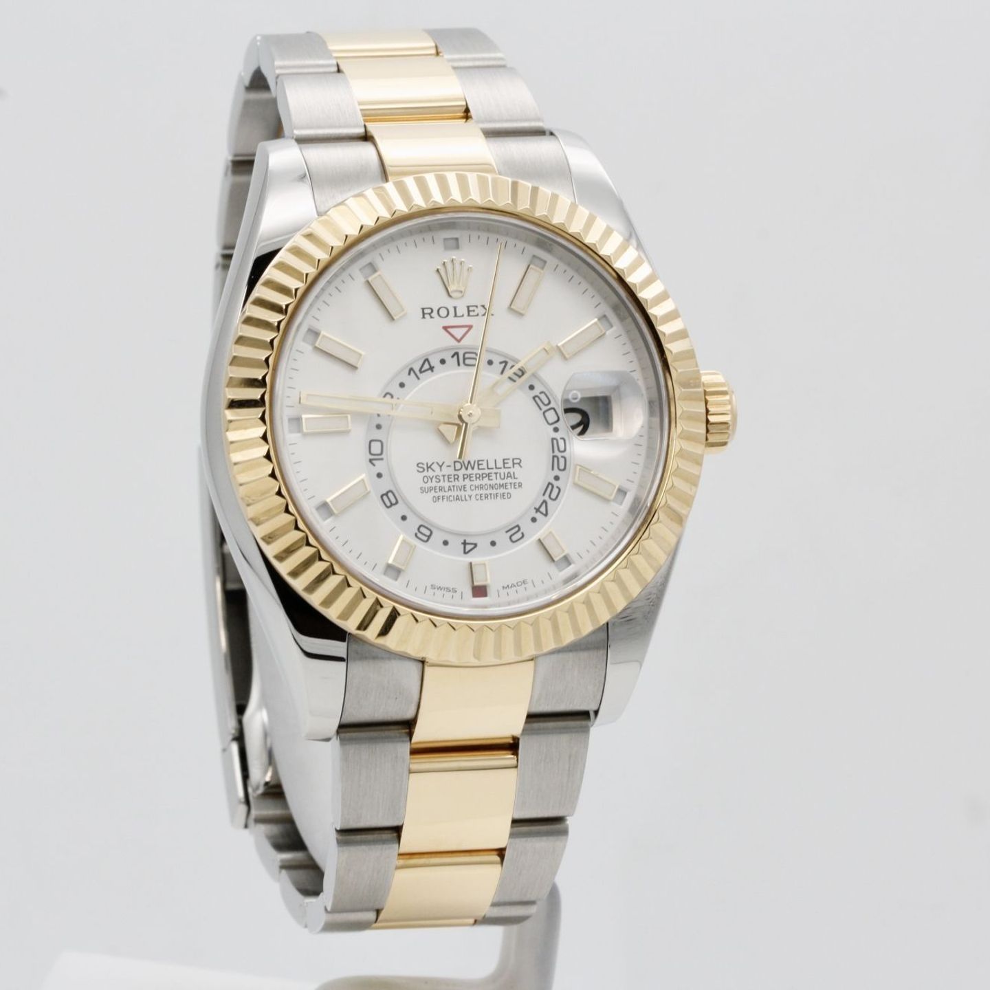 Rolex Sky-Dweller 326933 (2020) - White dial 42 mm Gold/Steel case (1/8)