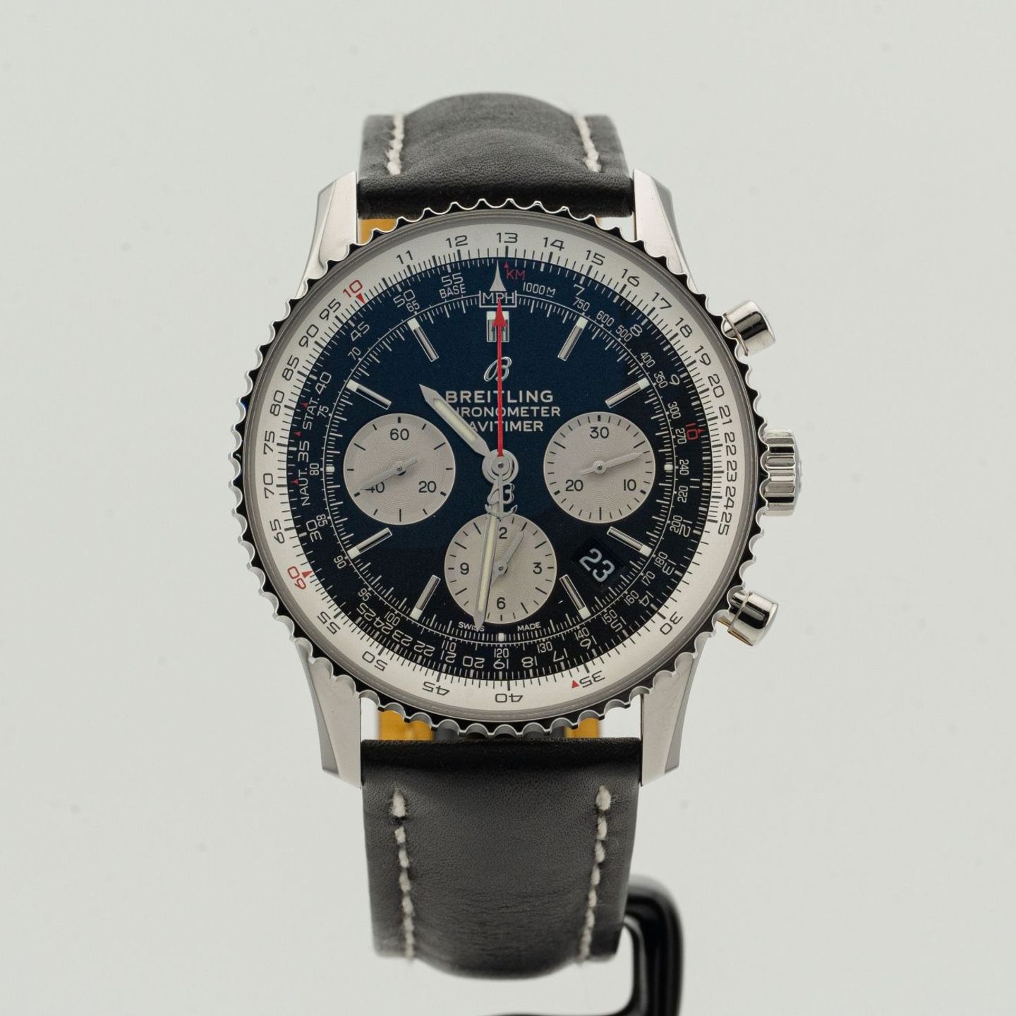 Breitling Navitimer AB0121 (2022) - Zwart wijzerplaat 43mm Staal (1/8)