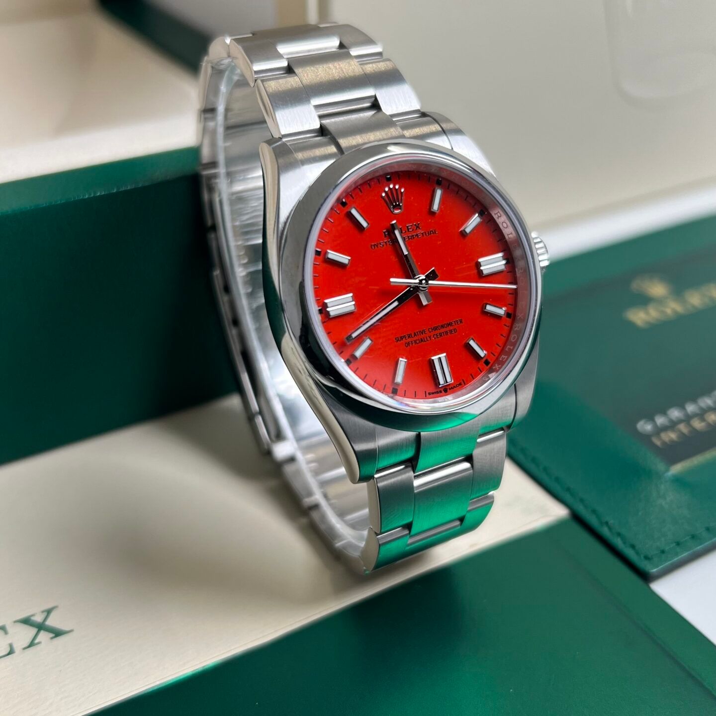 Rolex Oyster Perpetual 36 126000 (2023) - Rood wijzerplaat 36mm Staal (1/5)