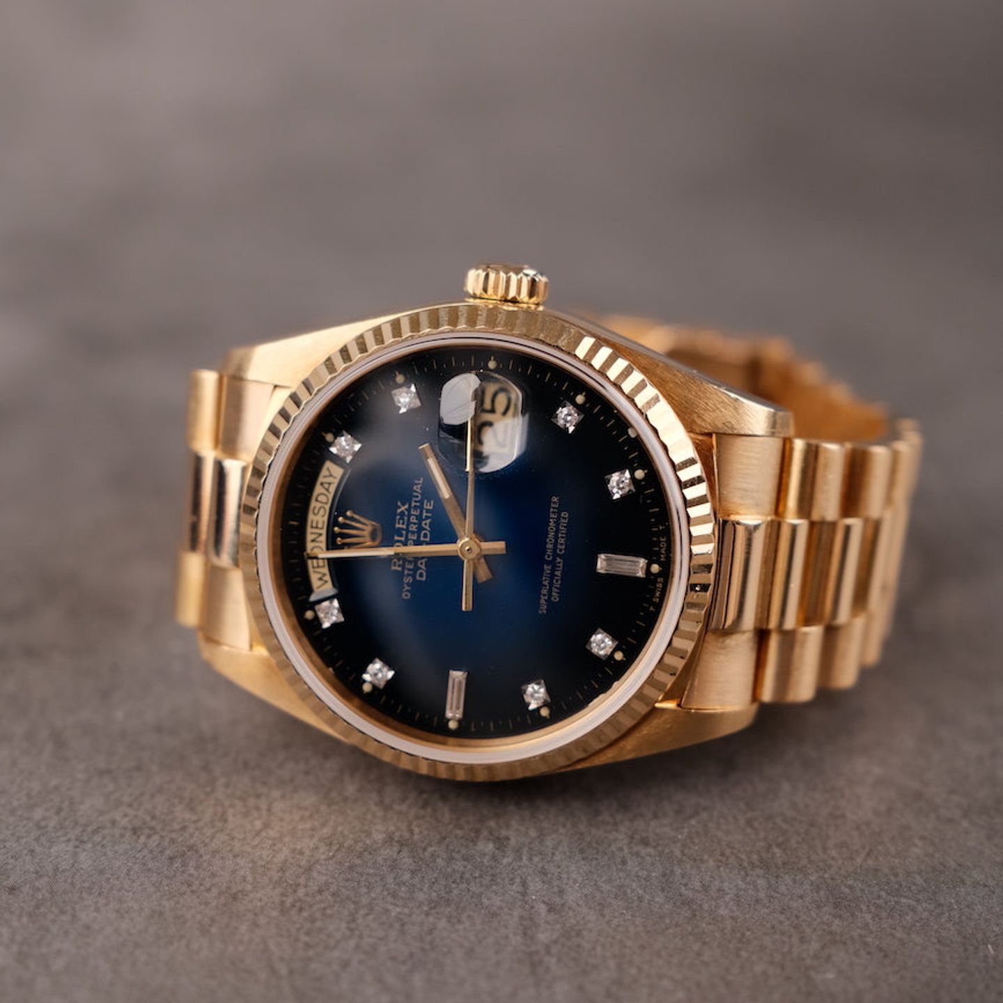 Rolex Day-Date 36 18038 (1986) - Blue dial 36 mm Yellow Gold case (2/8)