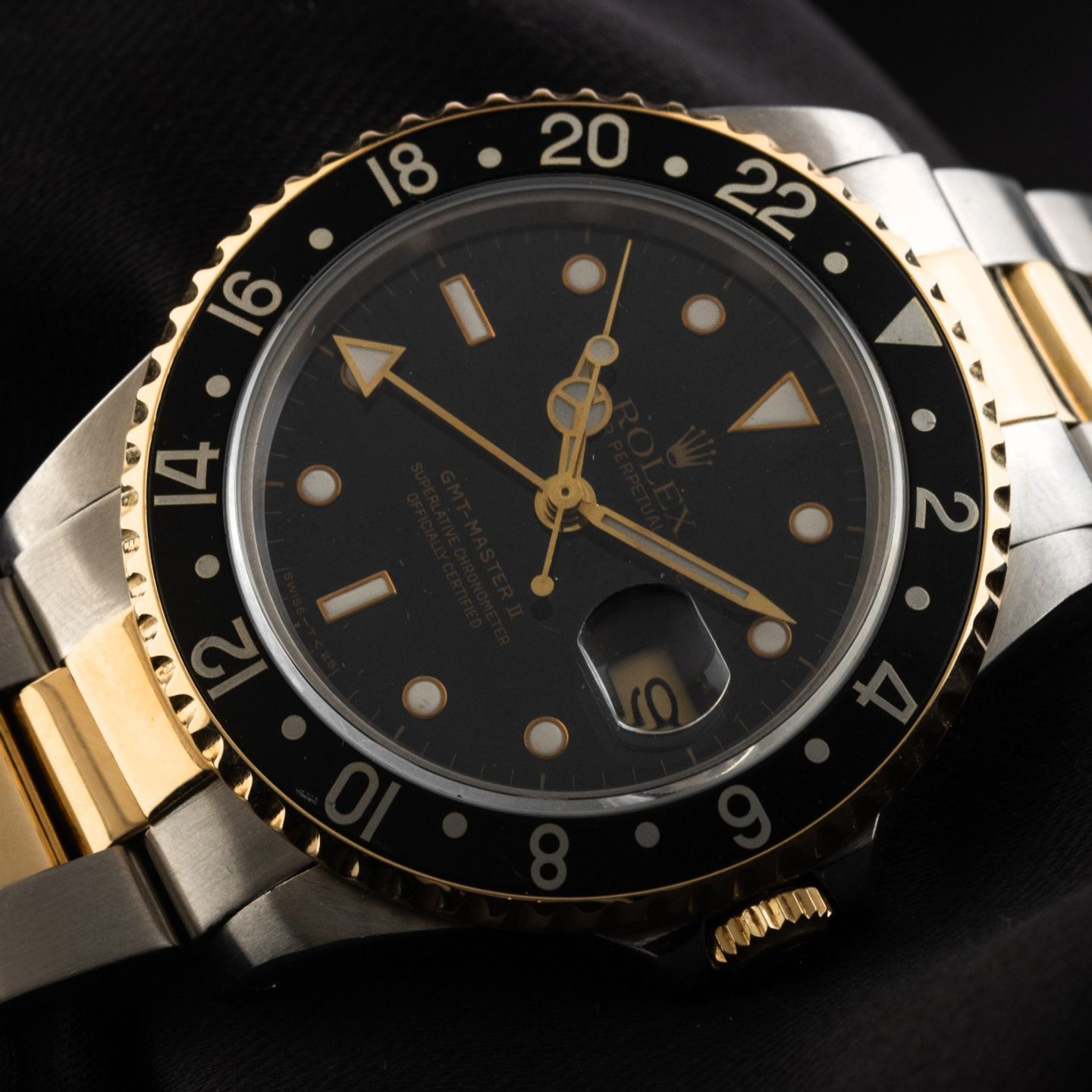 Rolex GMT-Master II 16713 (1993) - Black dial 40 mm Gold/Steel case (3/8)